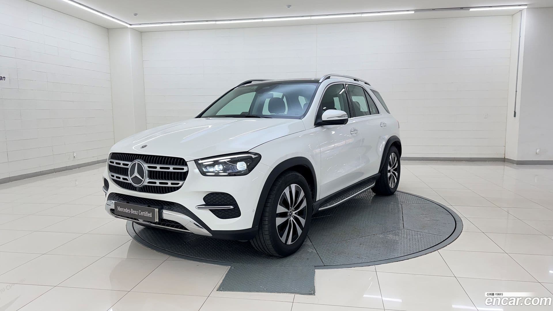 Main__Slider__Photo:GLE-Class Mercedes-Benz 2025.3-0