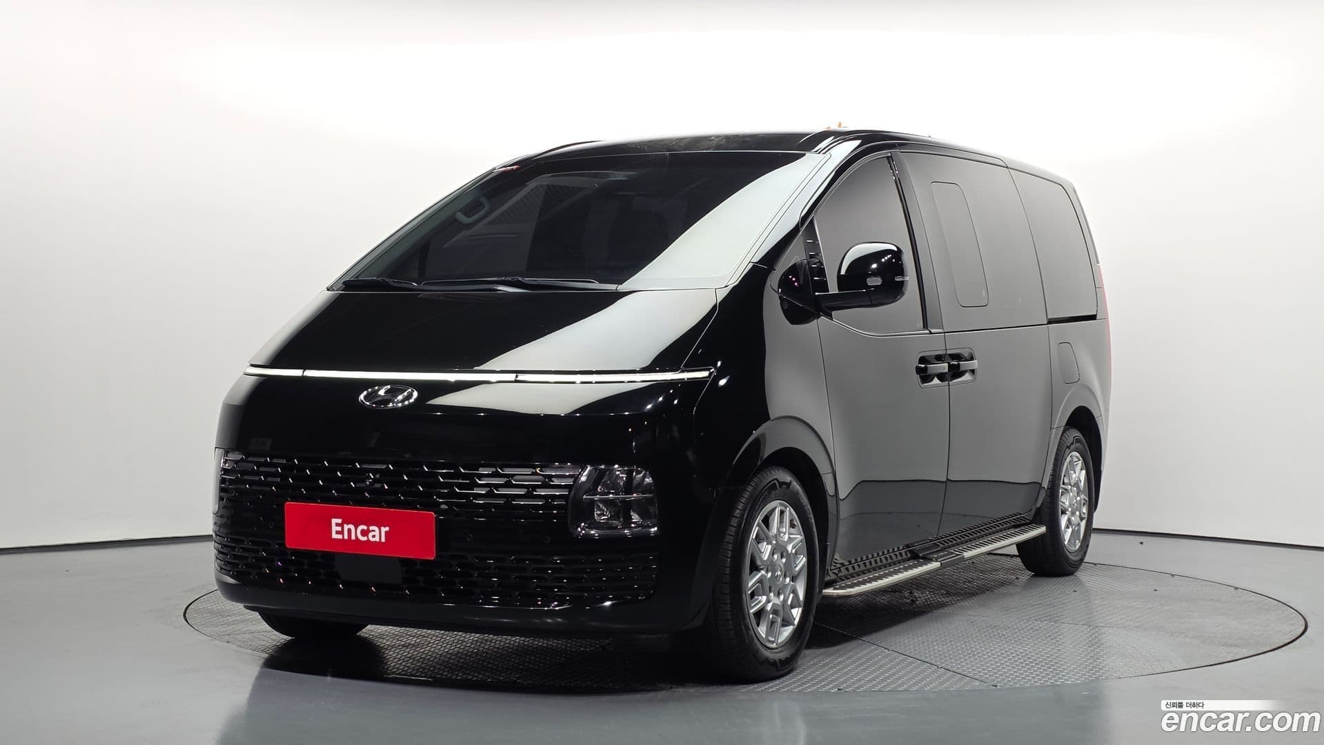 Main__Slider__Photo:Staria Hyundai 2022.9-0