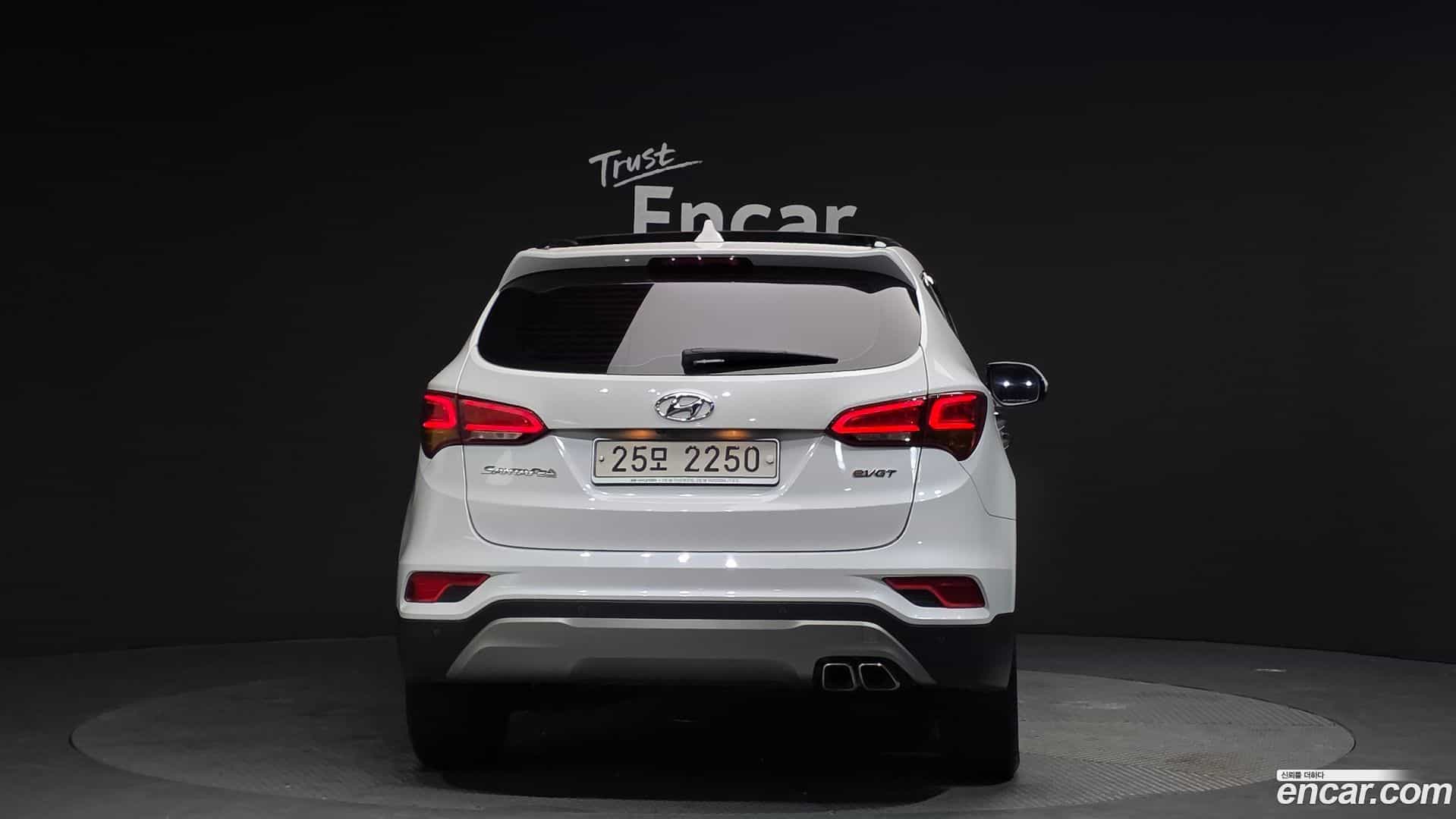 Santafe Hyundai 2017.1-OUTER-004