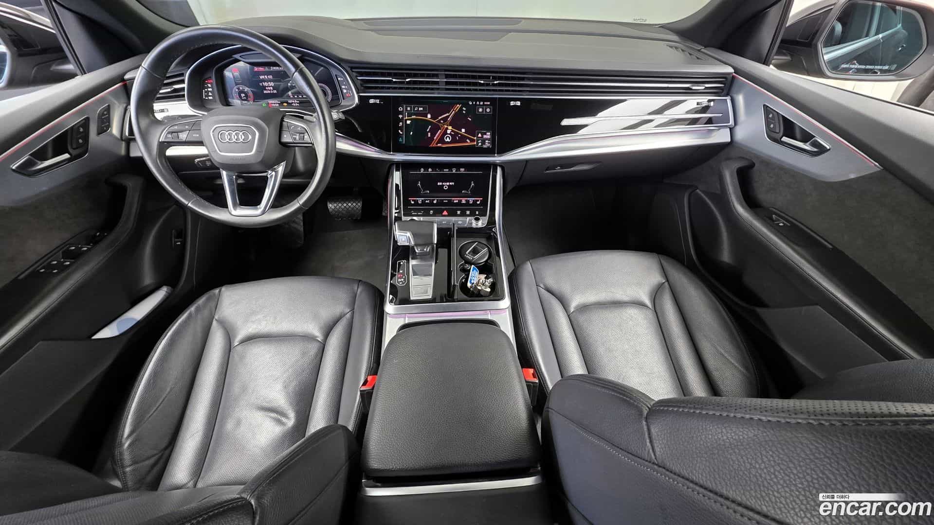 Q8 Audi 2021.0-INNER-007
