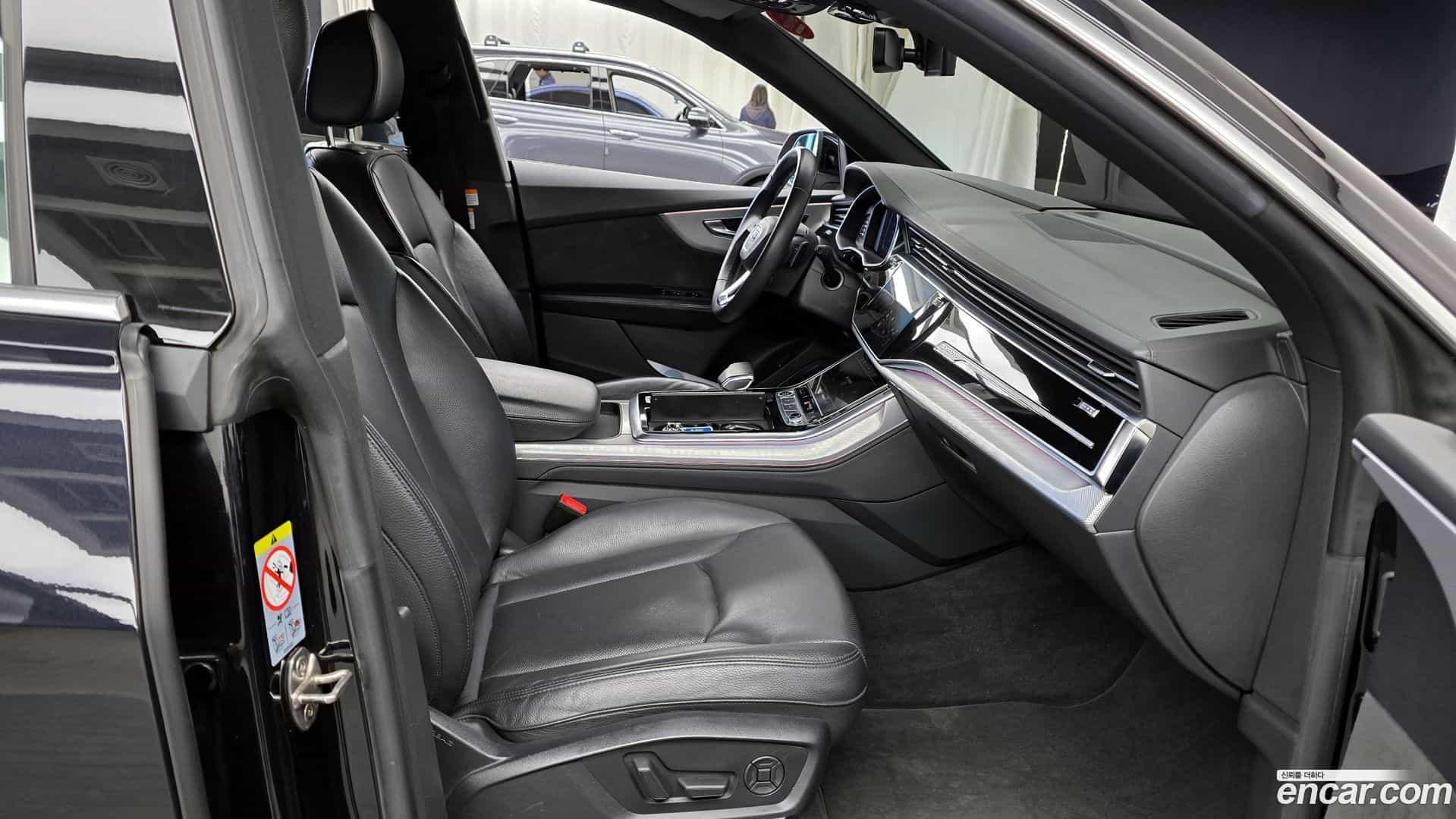 Q8 Audi 2021.0-OPTION-015