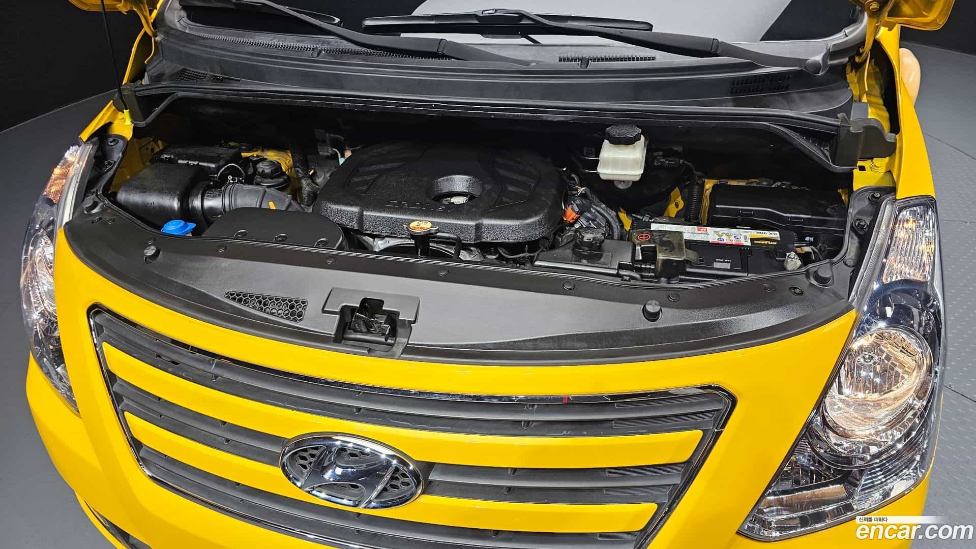 Starex Hyundai 2017.2-INNER-006