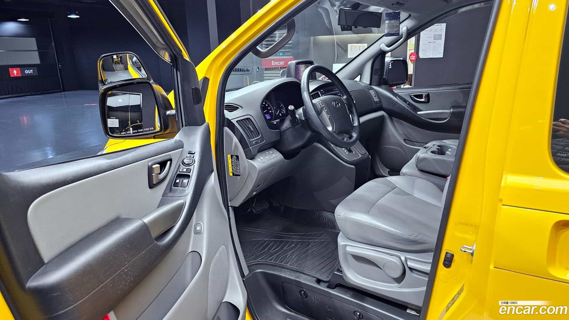Starex Hyundai 2017.2-OPTION-015