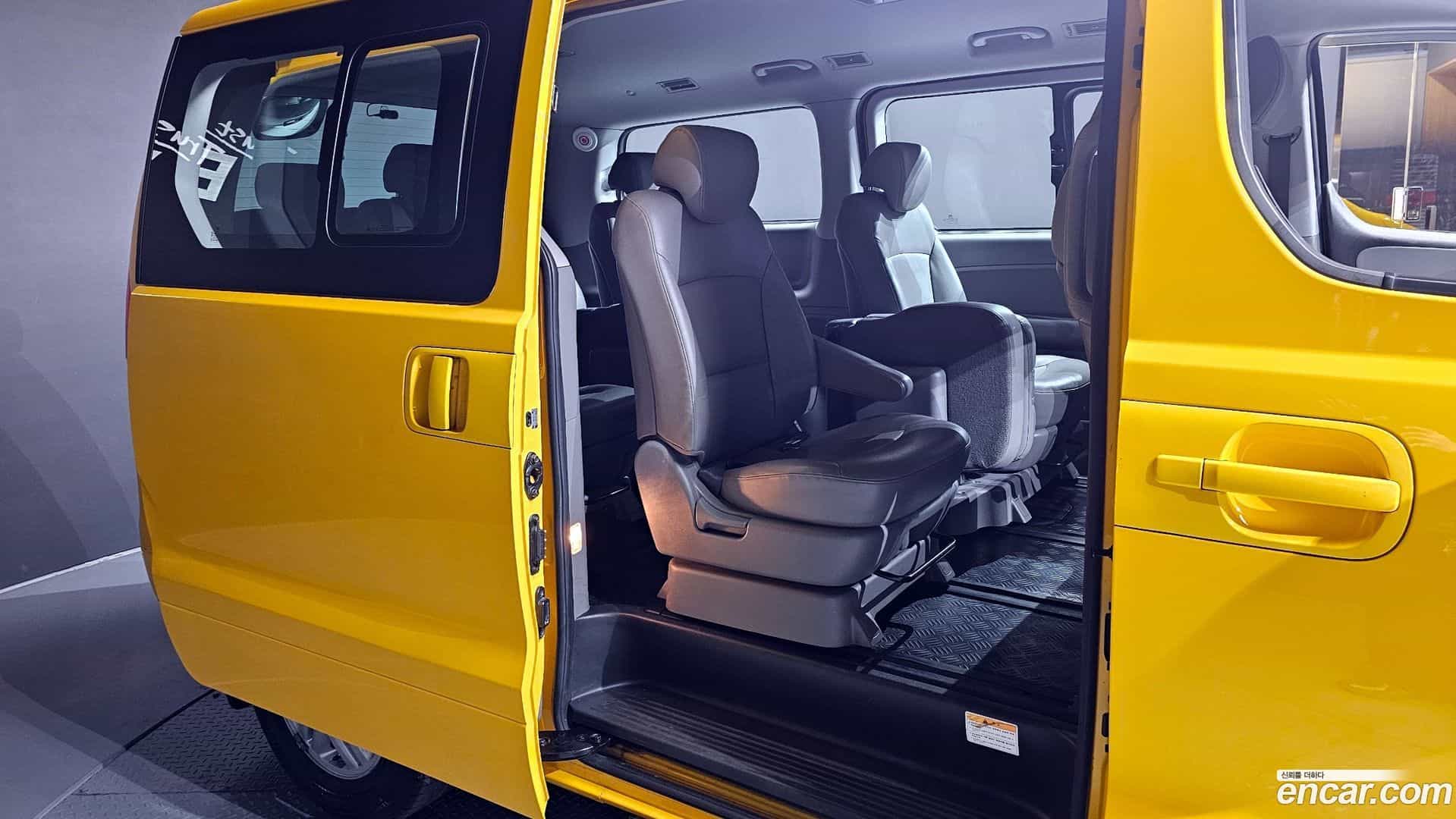 Starex Hyundai 2017.2-OPTION-016