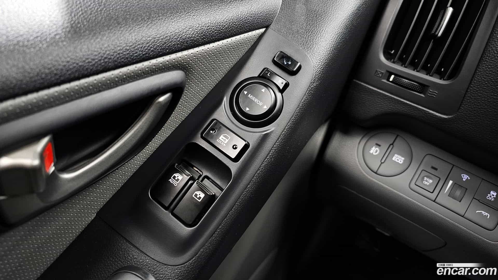 Starex Hyundai 2017.2-OPTION-020