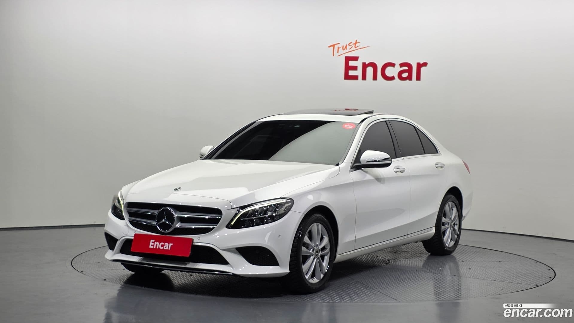 Main__Slider__Photo:C-Class Mercedes-Benz 2019.1-0