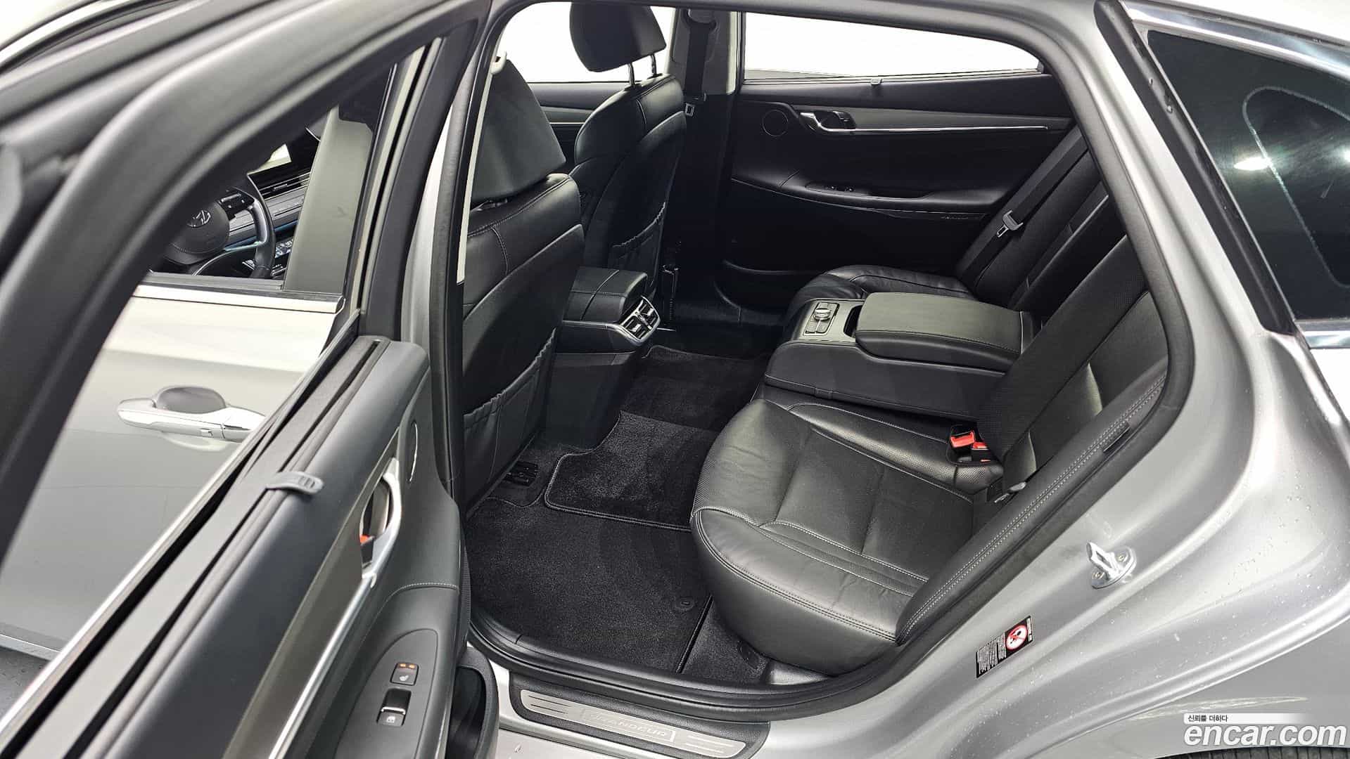 Grandeur Hyundai 2020.4-OPTION-015