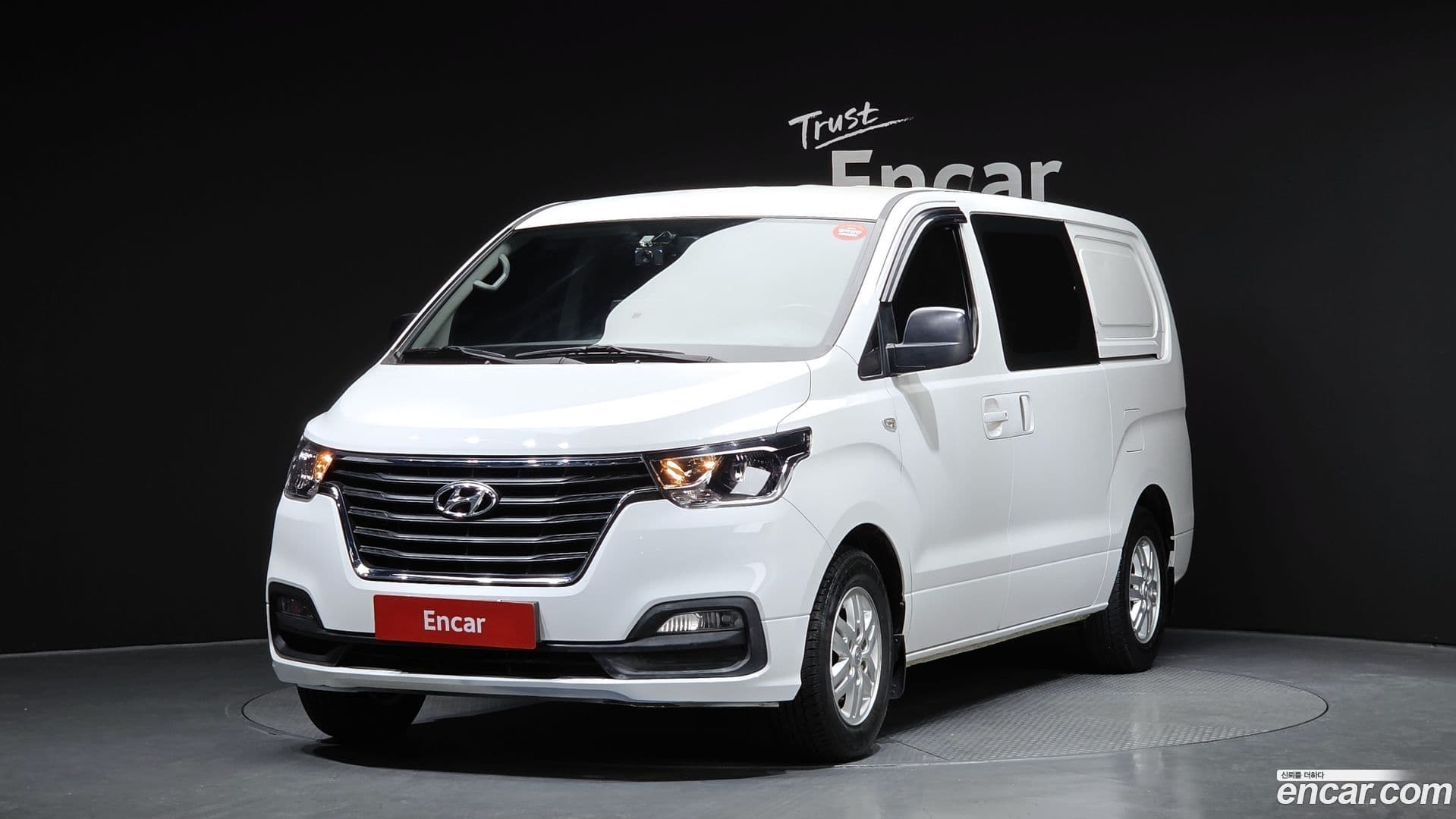 Main__Slider__Photo:Starex Hyundai 2019.2-0