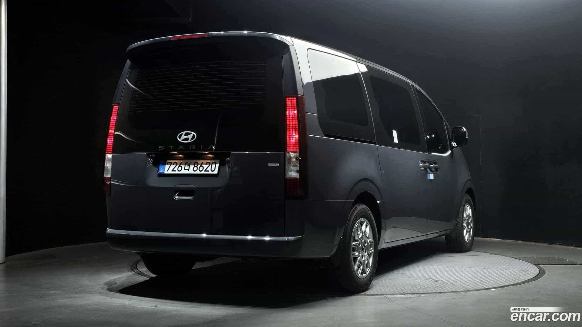 Staria Hyundai 2025.8-OUTER-002