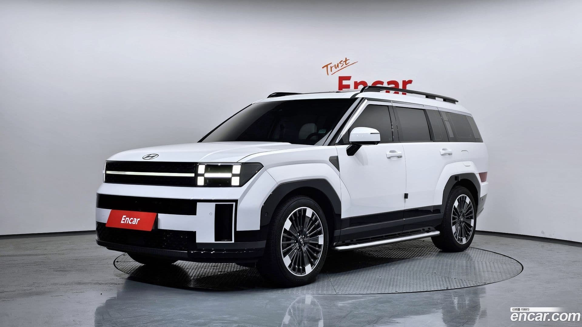 Main__Slider__Photo:Santafe Hyundai 2023.9-0