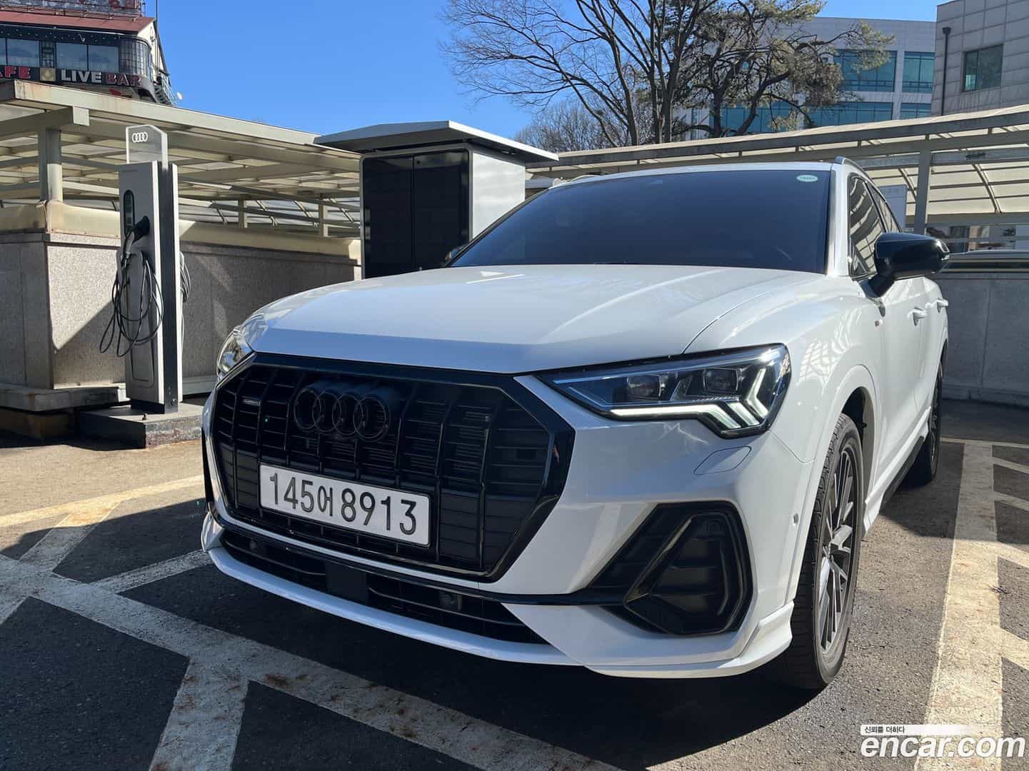 Q3 Audi 2025.4-OUTER-001