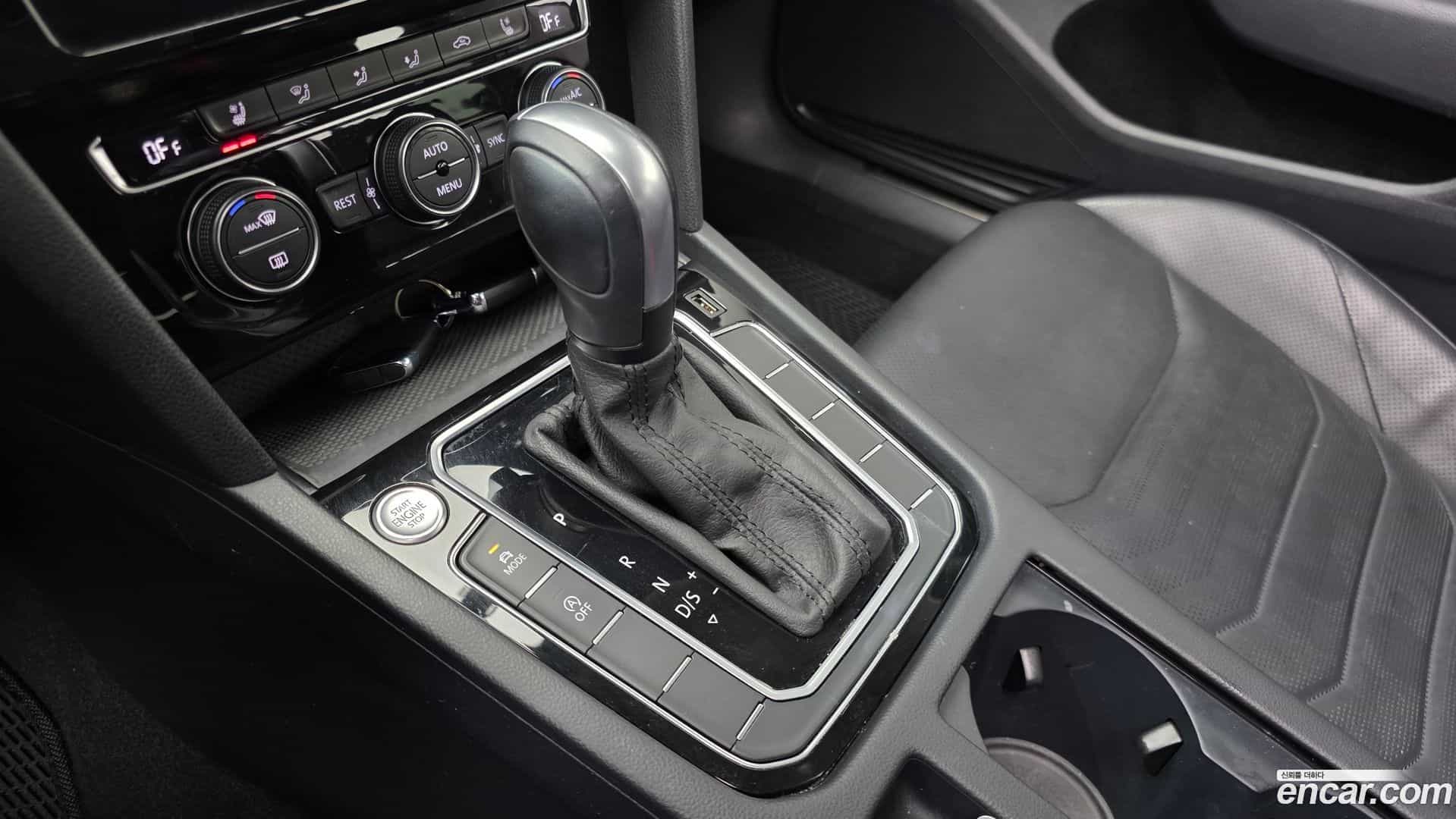 Arteon Volkswagen 2020.11-INNER-009