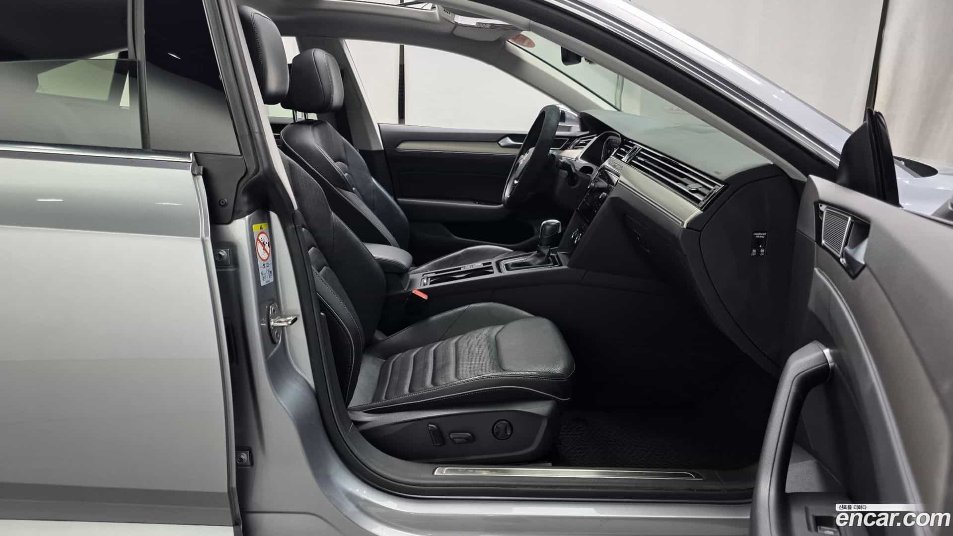 Arteon Volkswagen 2020.11-INNER-010