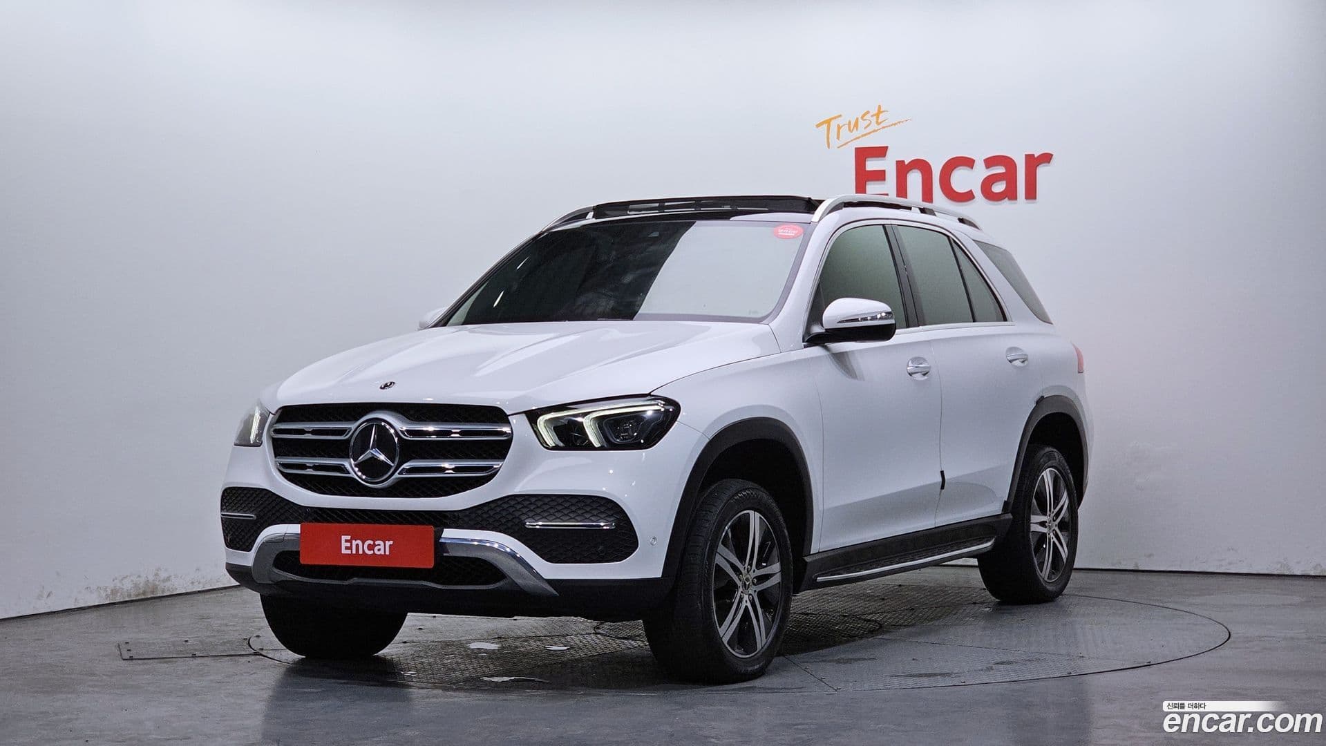 Main__Slider__Photo:GLE-Class Mercedes-Benz 2020.9-0