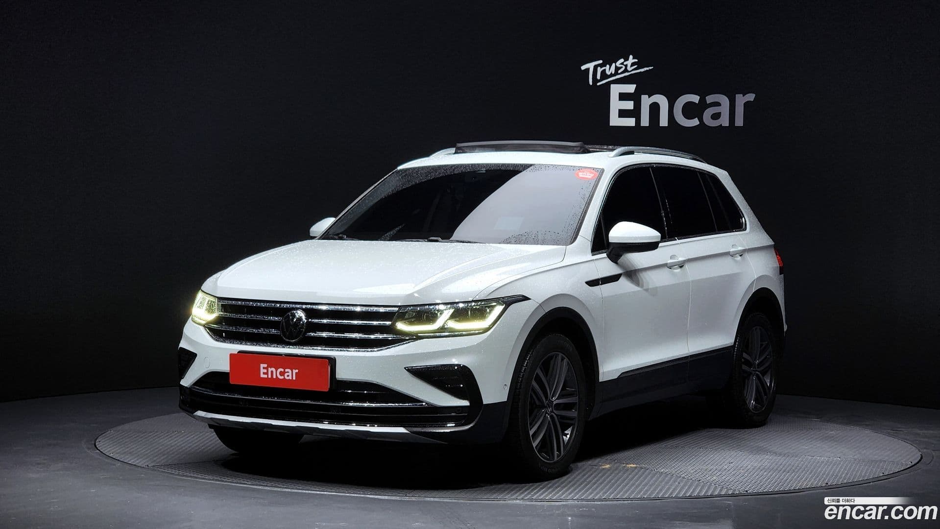 Main__Slider__Photo:Tiguan Volkswagen 2023.6-0