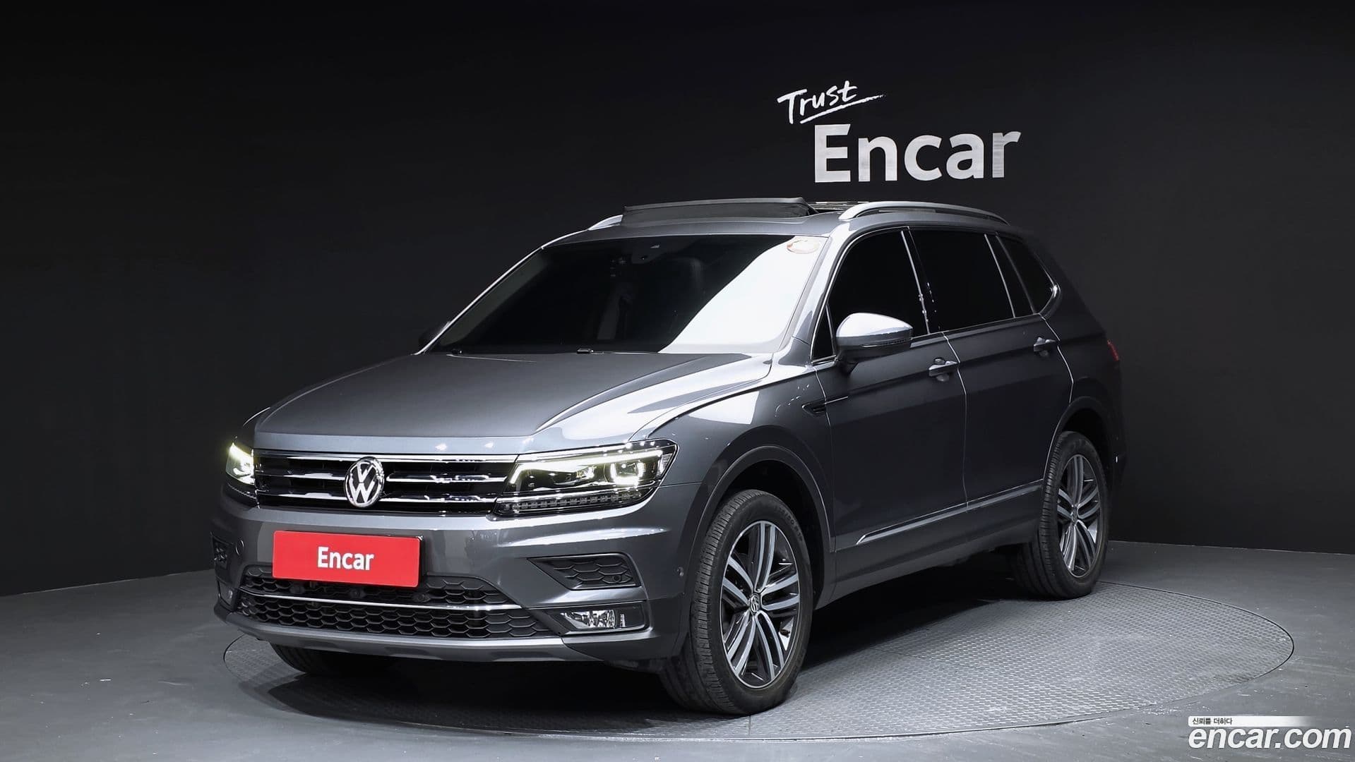 Main__Slider__Photo:Tiguan Volkswagen 2020.11-0