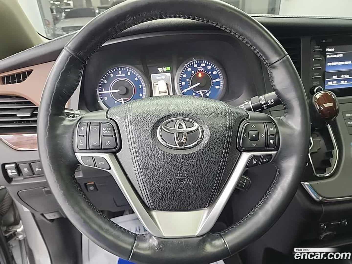 Sienna Toyota 2018.2-INNER-009