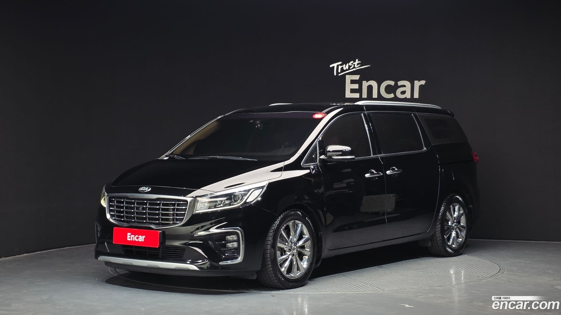 Main__Slider__Photo:Canival Kia 2018.3-0
