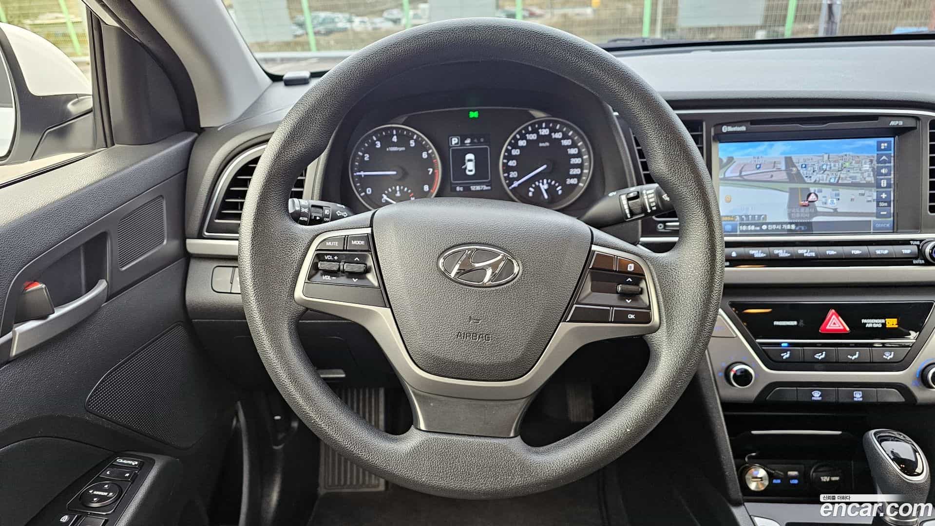 AVANTE Hyundai 2017.0-OPTION-017