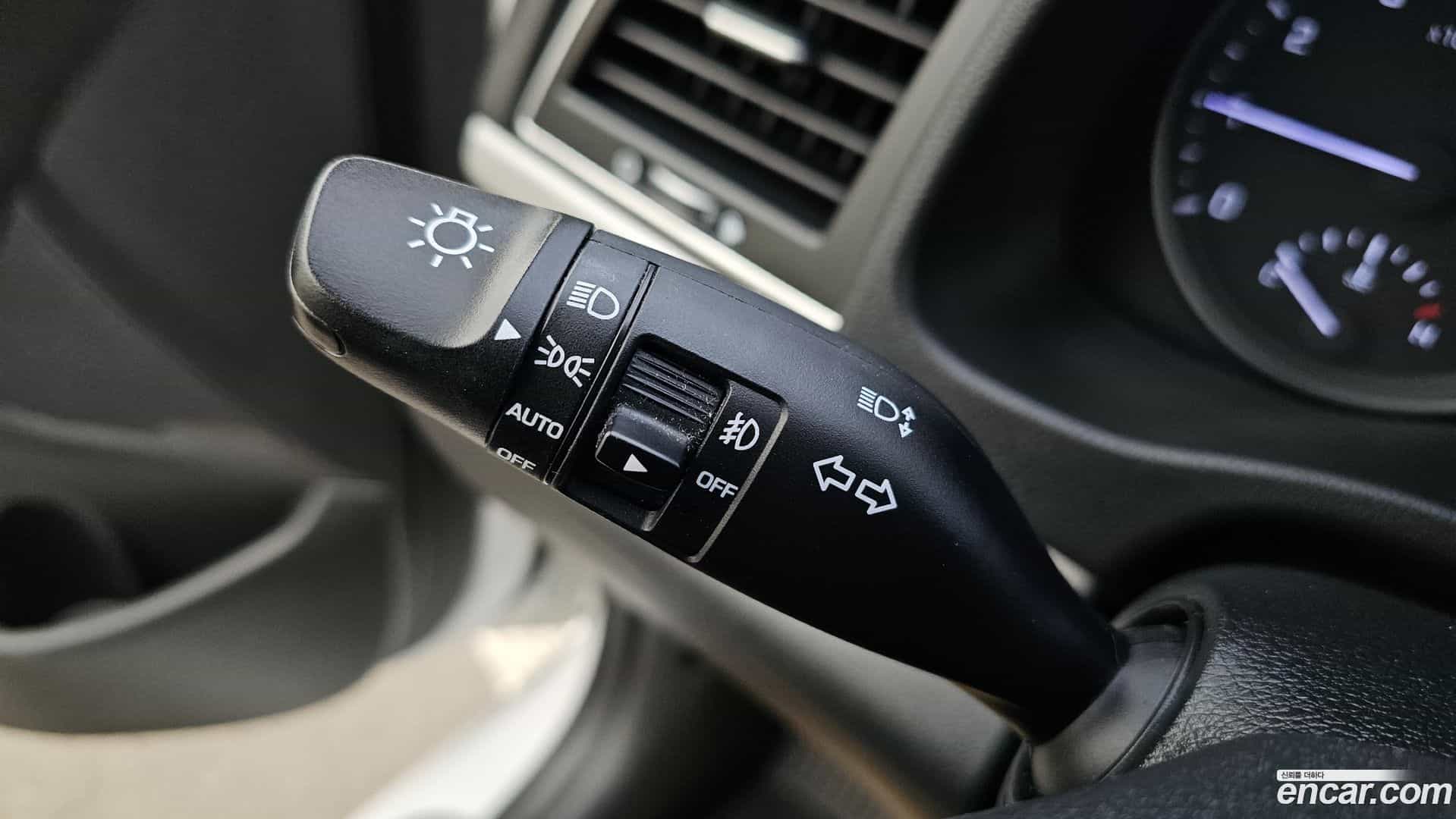 AVANTE Hyundai 2017.0-OPTION-023