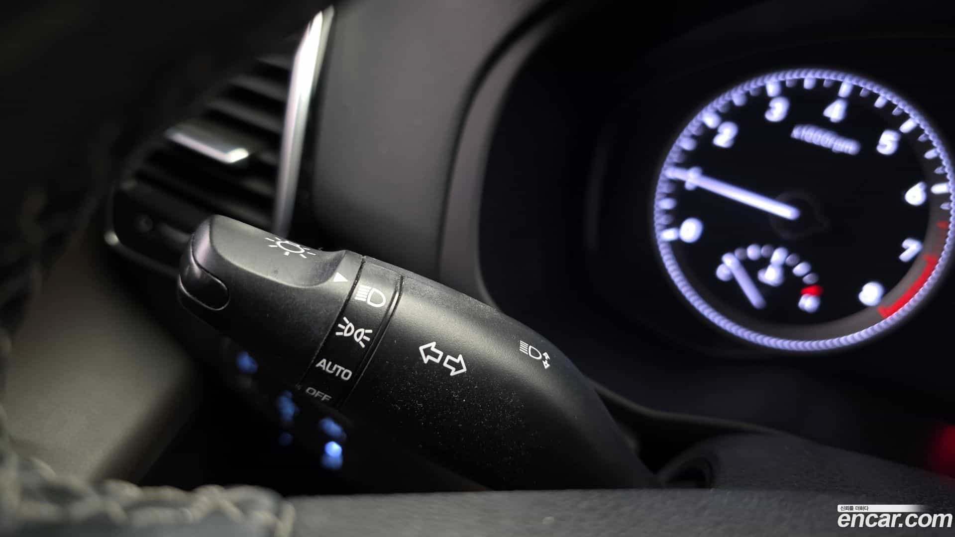 Grandeur Hyundai 2018.0-OPTION-024