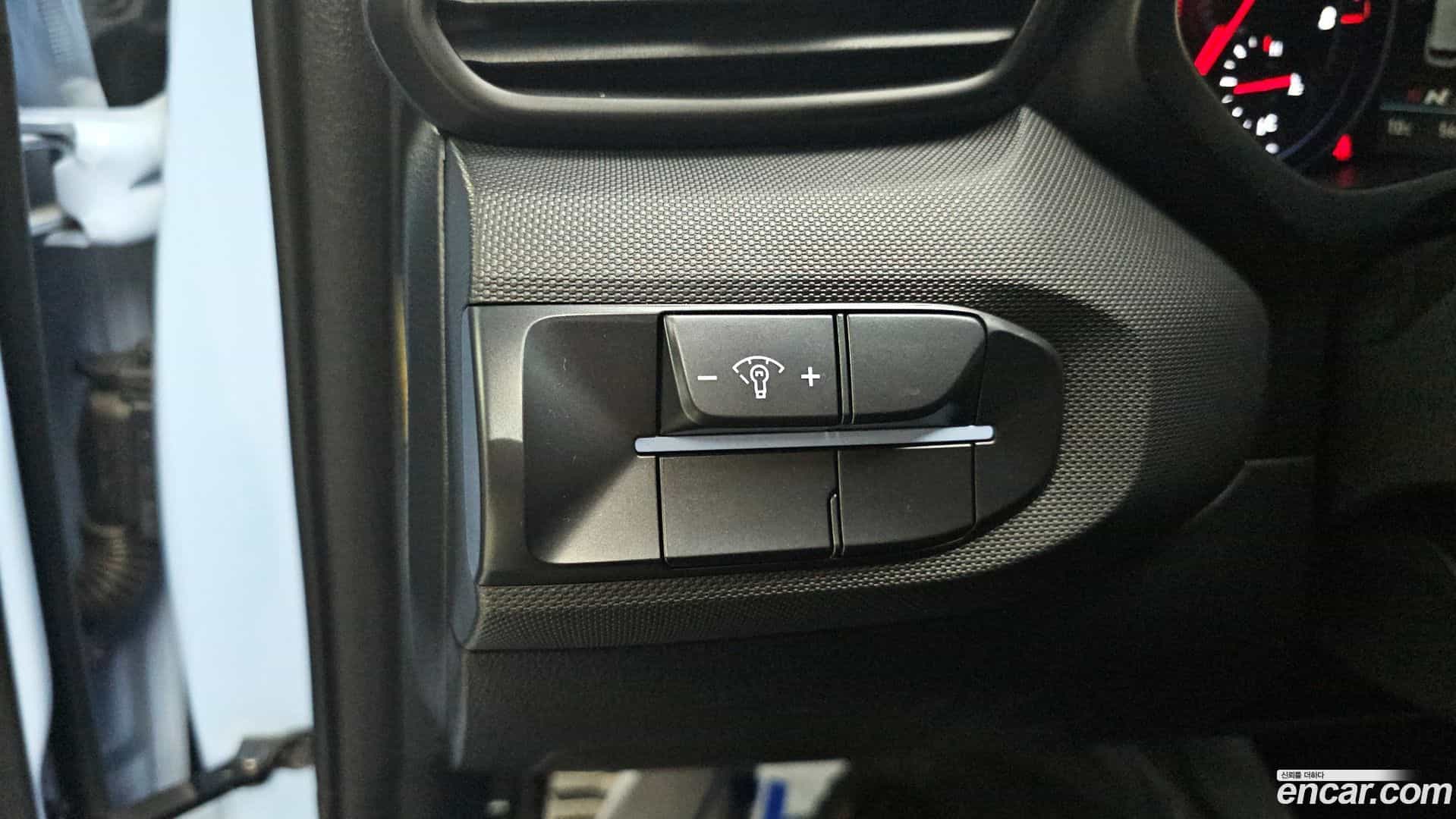Veloster Hyundai 2018.6-OPTION-018