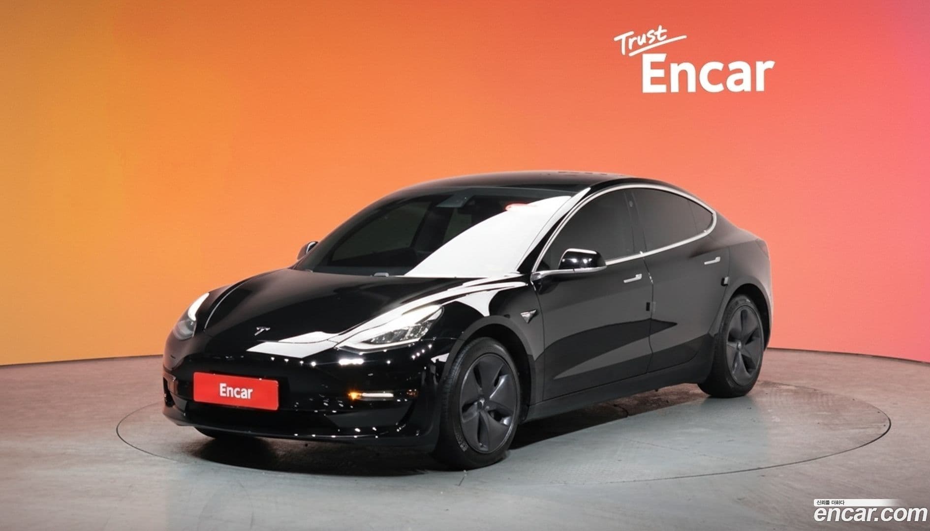 Main__Slider__Photo:Model 3 Tesla 2019.10-0