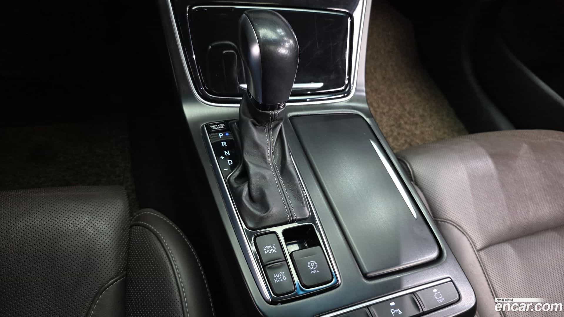 Grandeur Hyundai 2017.6-INNER-009