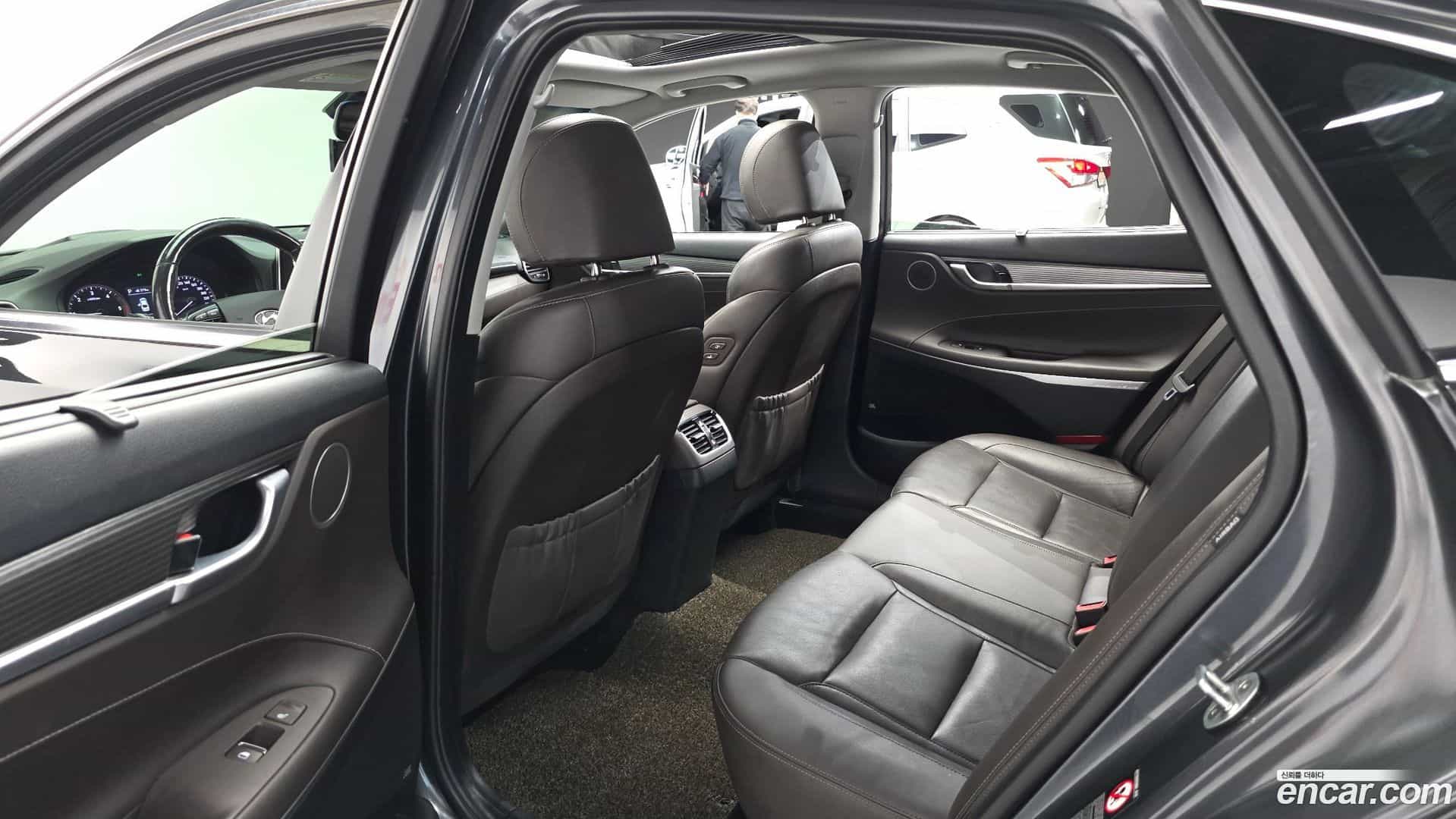 Grandeur Hyundai 2017.6-OPTION-016