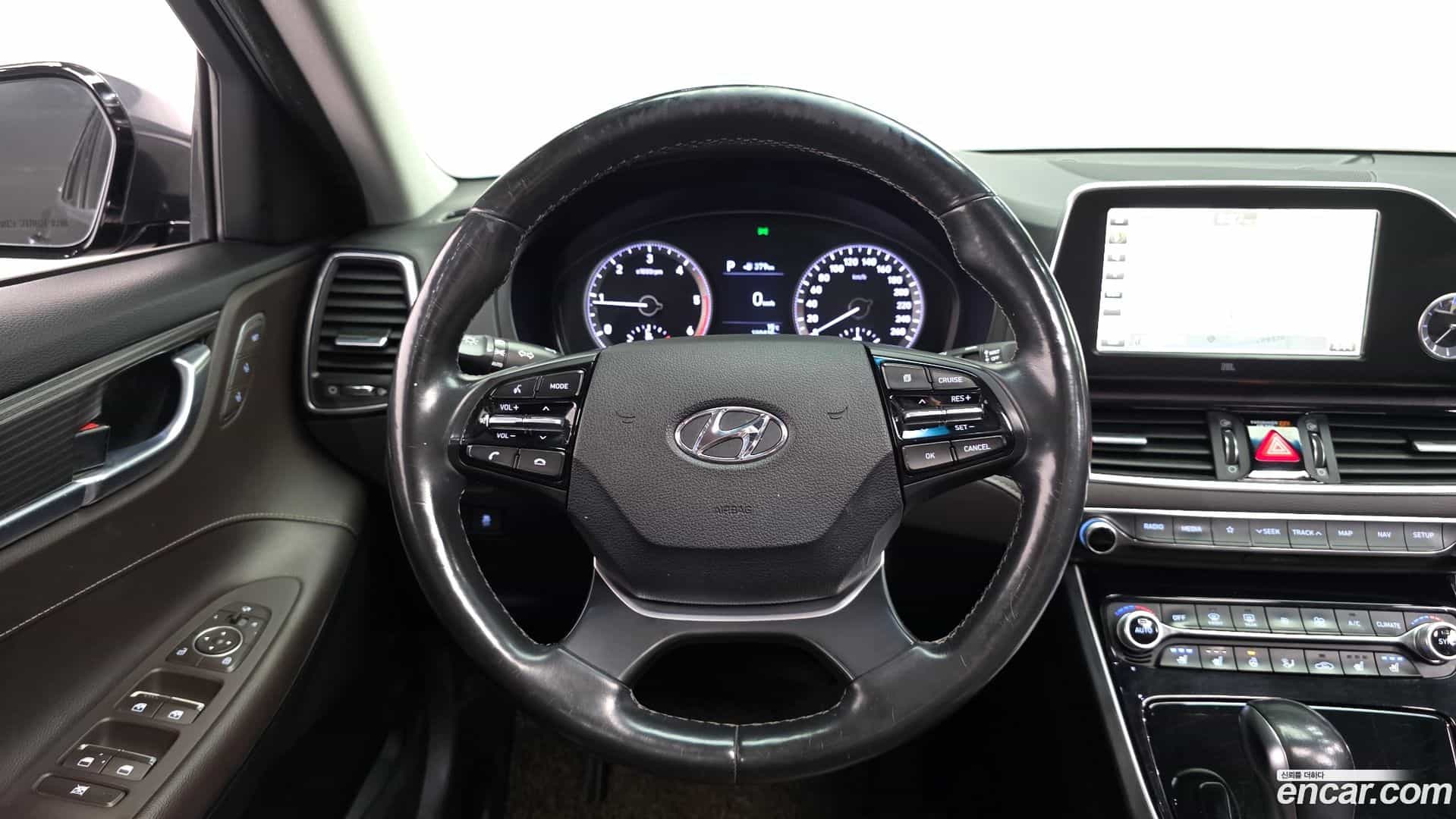 Grandeur Hyundai 2017.6-OPTION-017