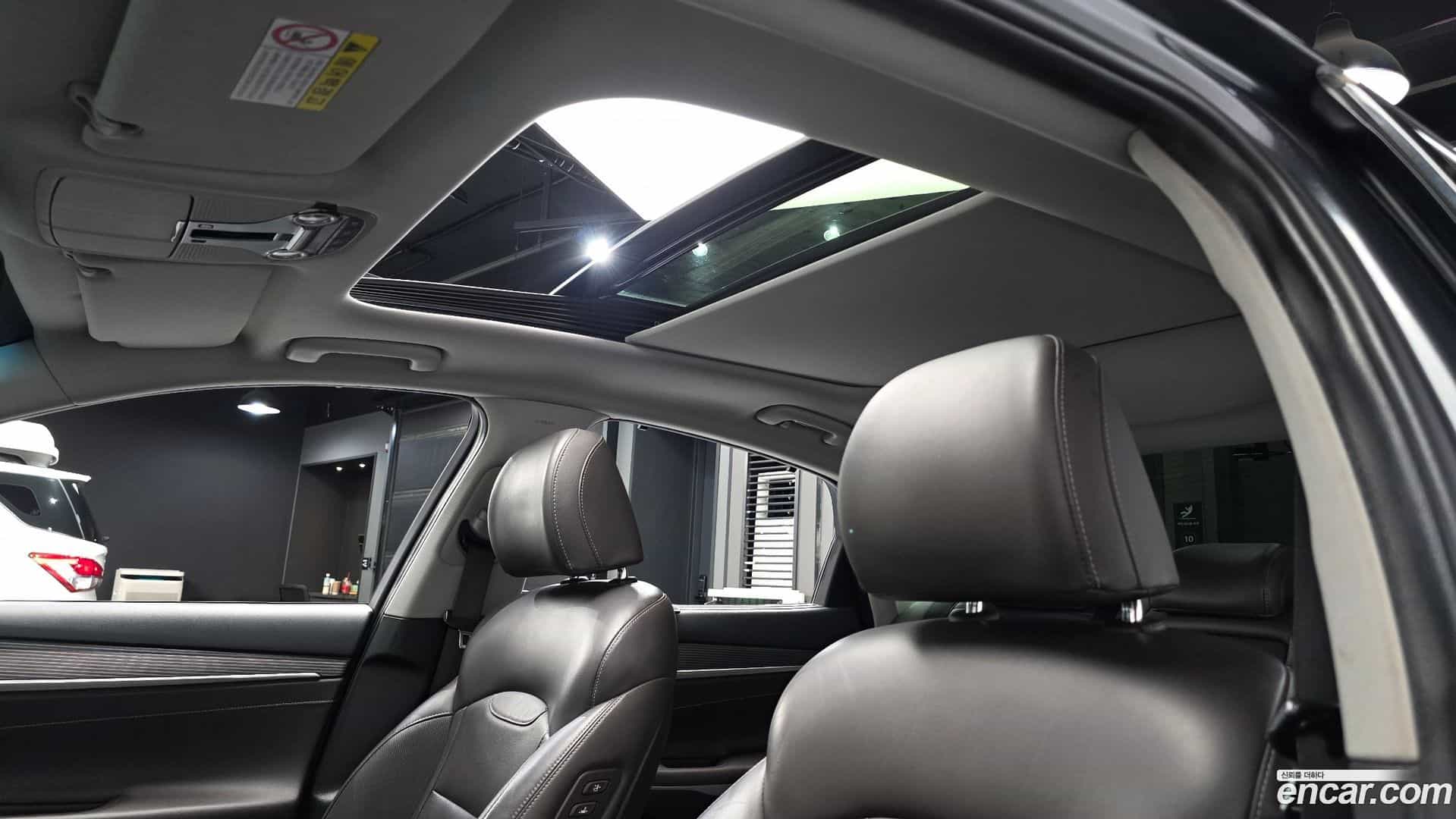 Grandeur Hyundai 2017.6-OPTION-021