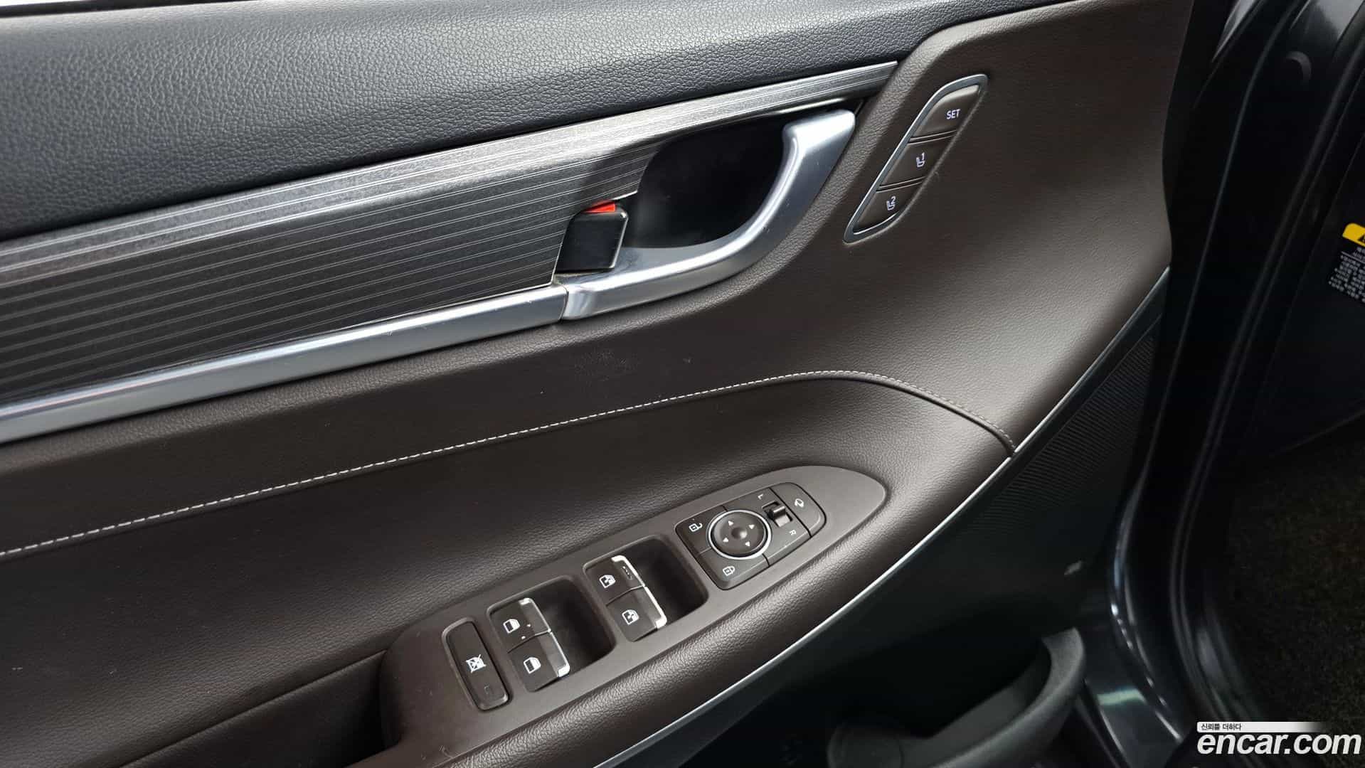 Grandeur Hyundai 2017.6-OPTION-023