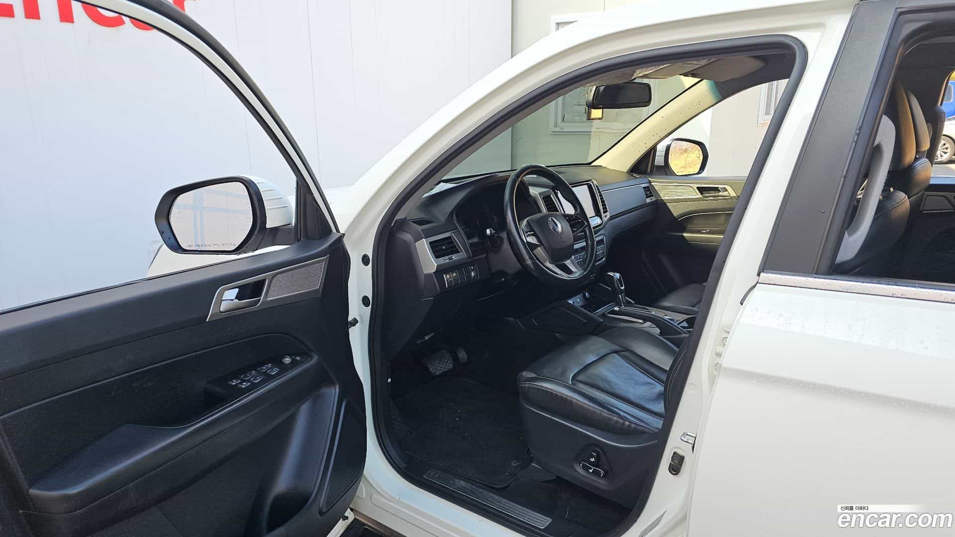 Rexton KG Mobility 2018.4-INNER-010