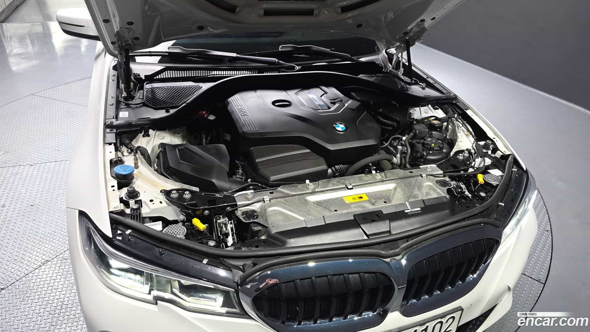 3-Series BMW 2022.3-INNER-006