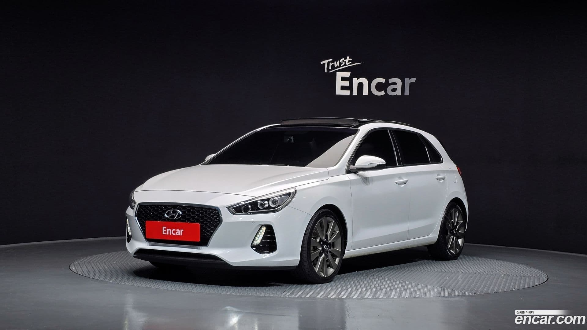 Main__Slider__Photo:i30 Hyundai 2017.8-0