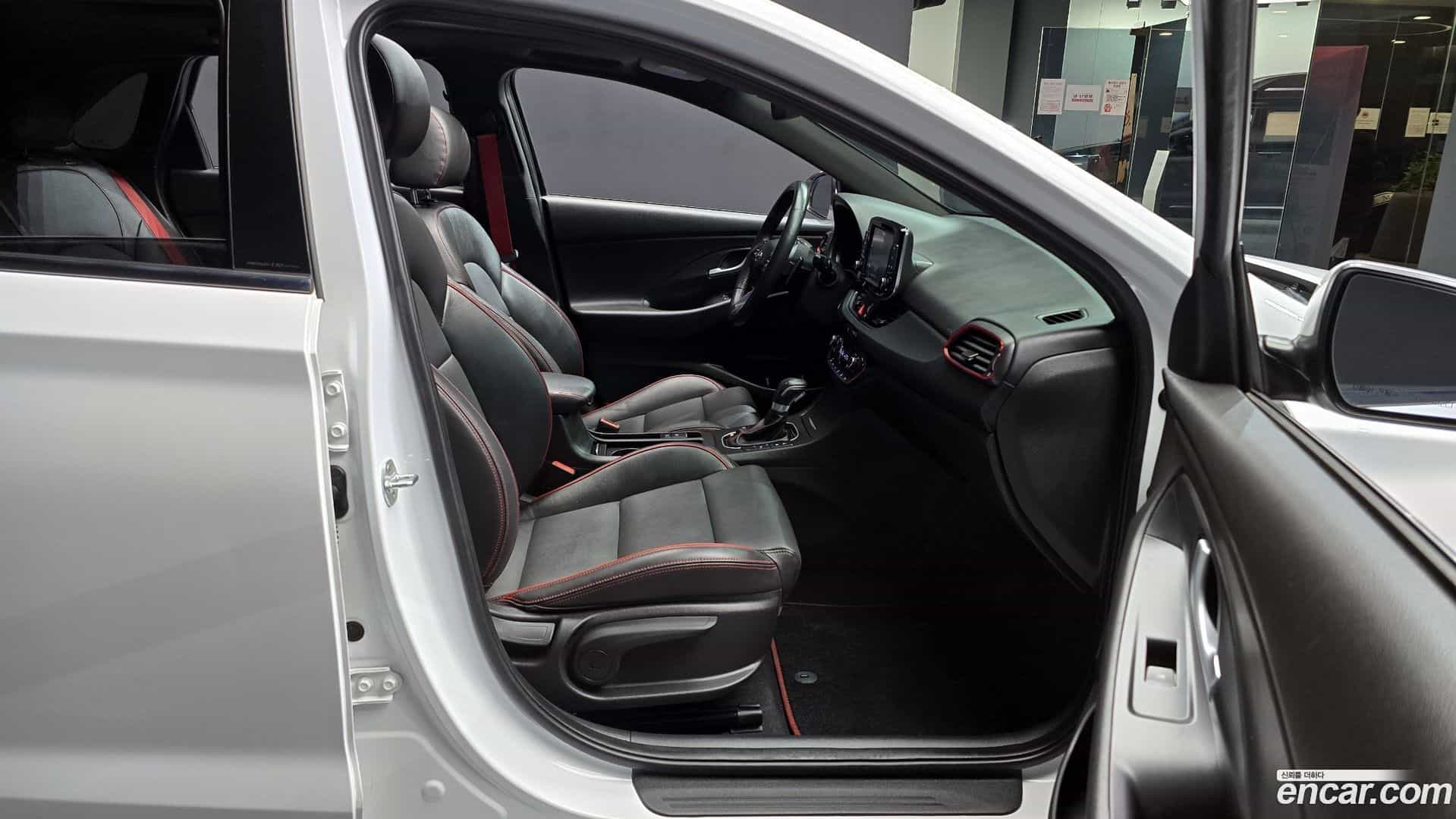 i30 Hyundai 2017.8-INNER-010