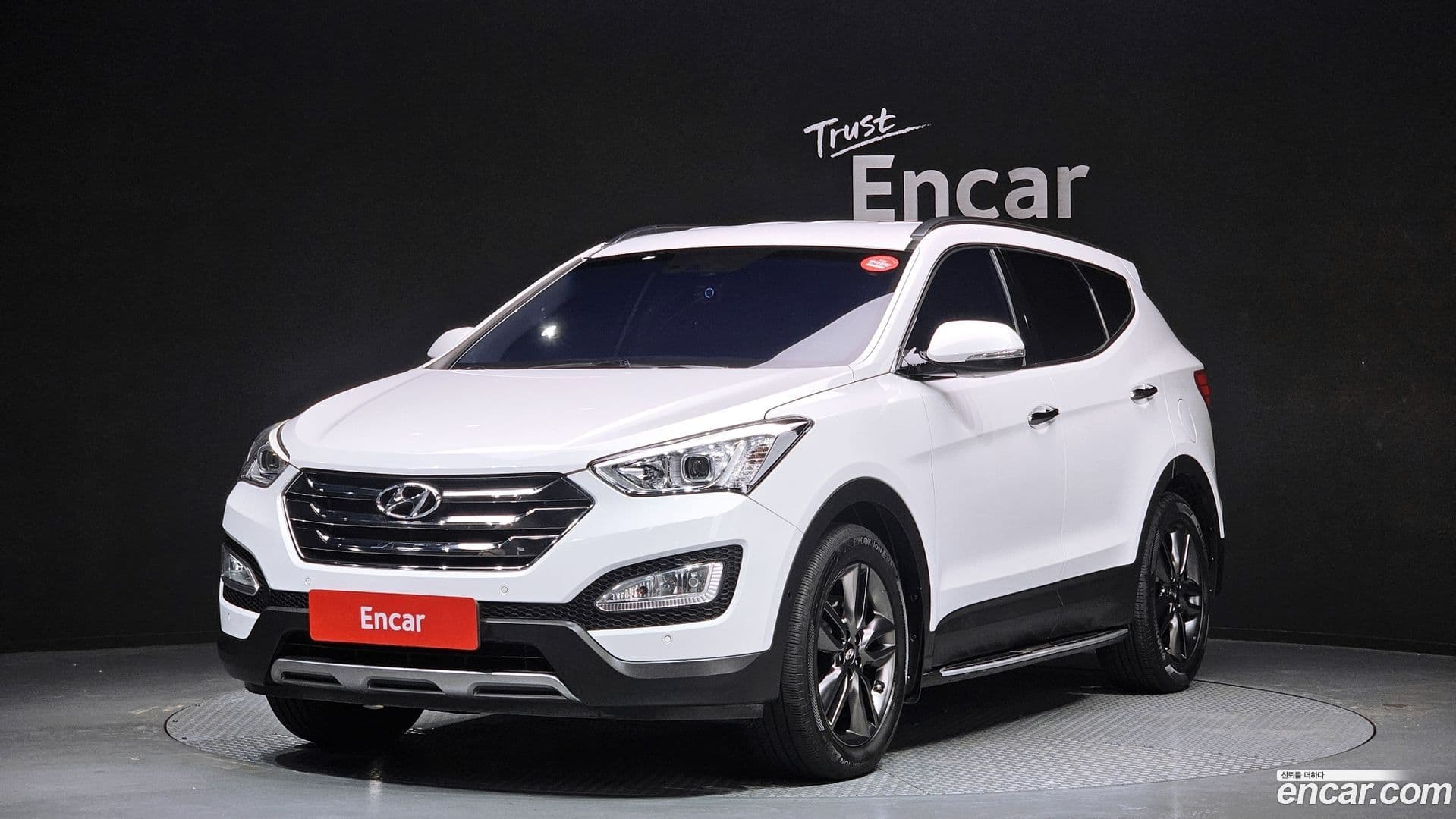 Main__Slider__Photo:Santafe Hyundai 2014.1-0
