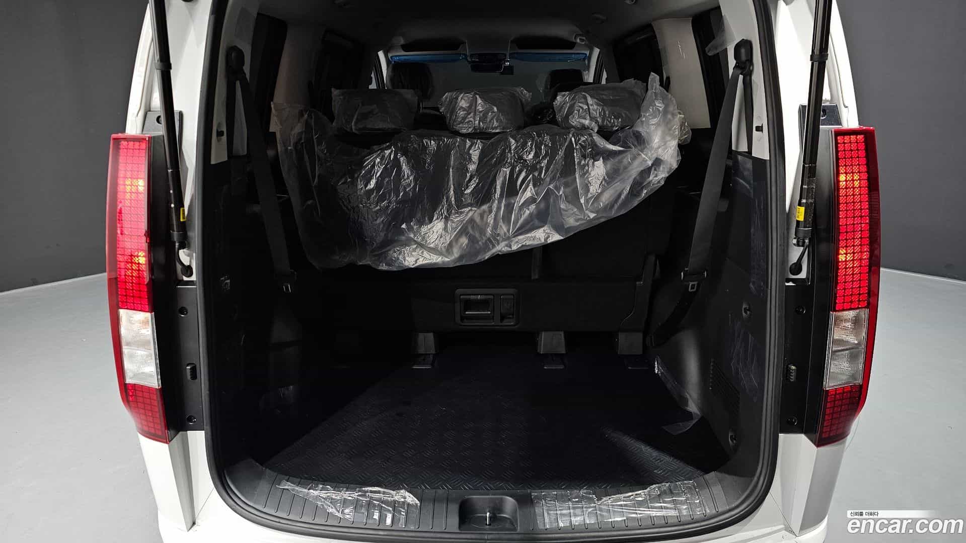 Staria Hyundai 2025.8-OPTION-024