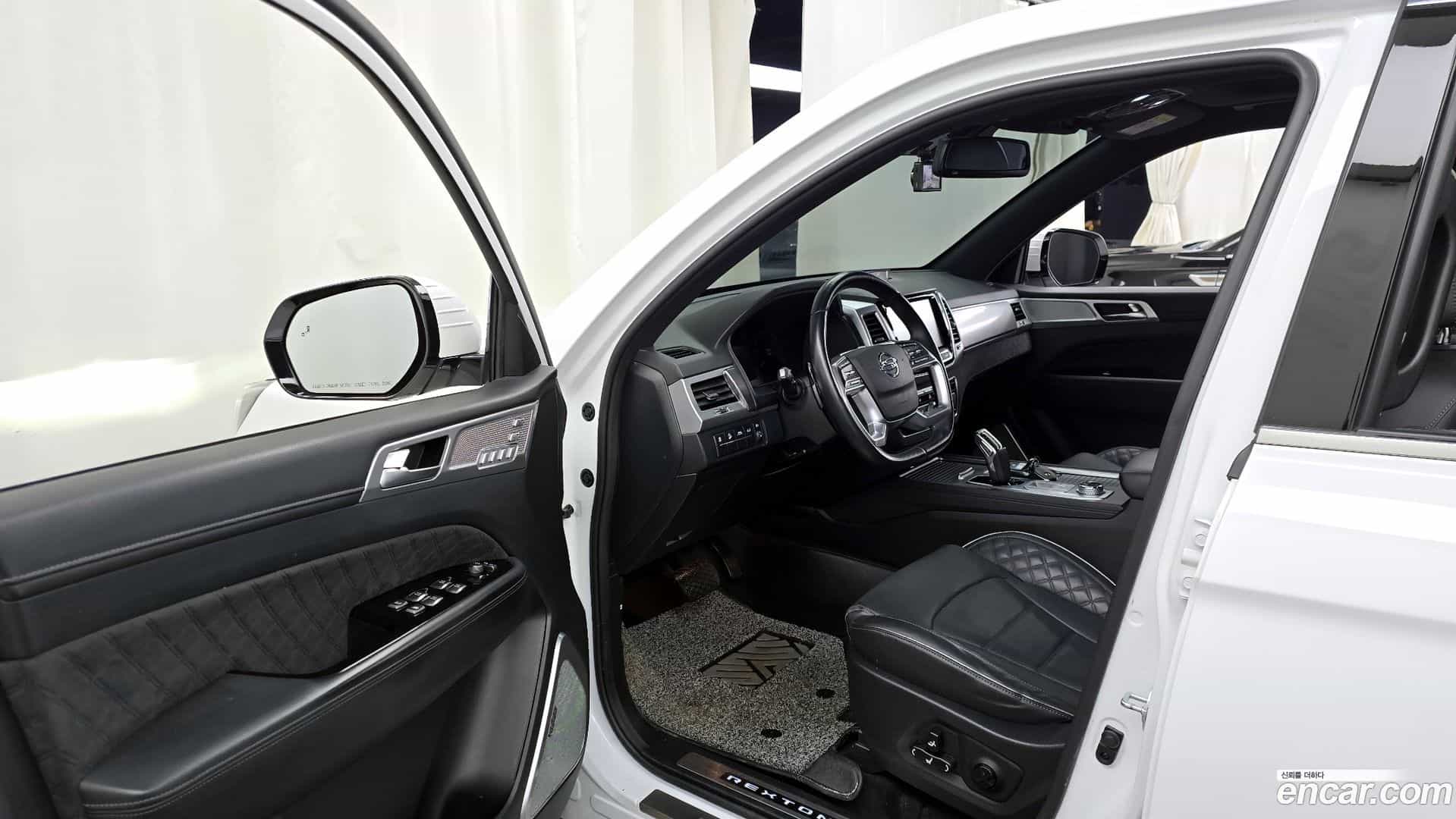 Rexton KG Mobility 2022.0-INNER-010