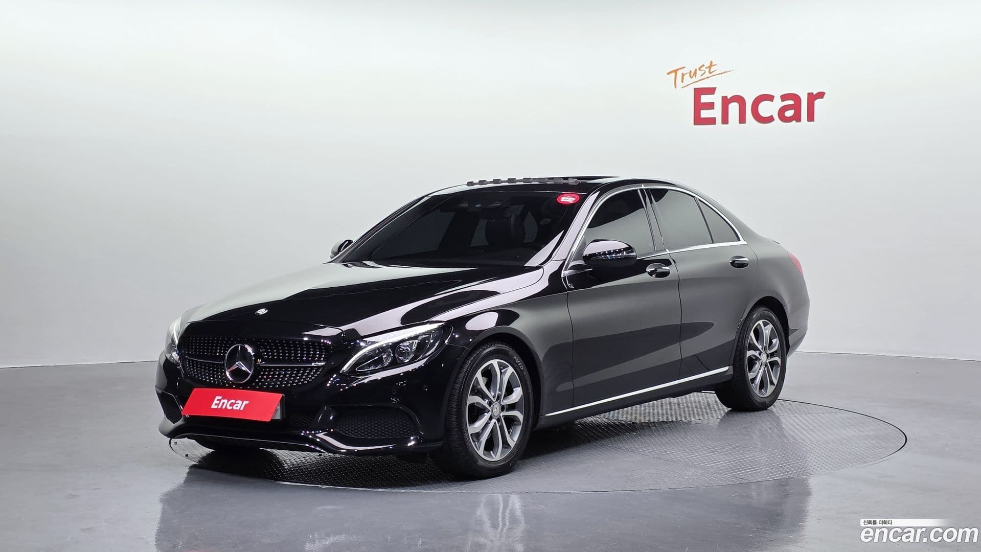 Main__Slider__Photo:C-Class Mercedes-Benz 2017.5-0