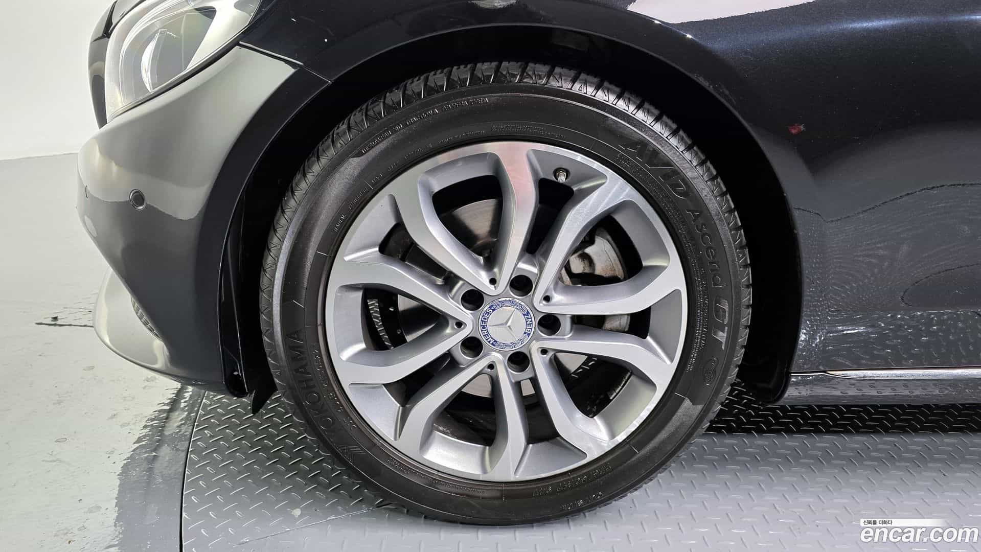C-Class Mercedes-Benz 2017.5-OUTER-005