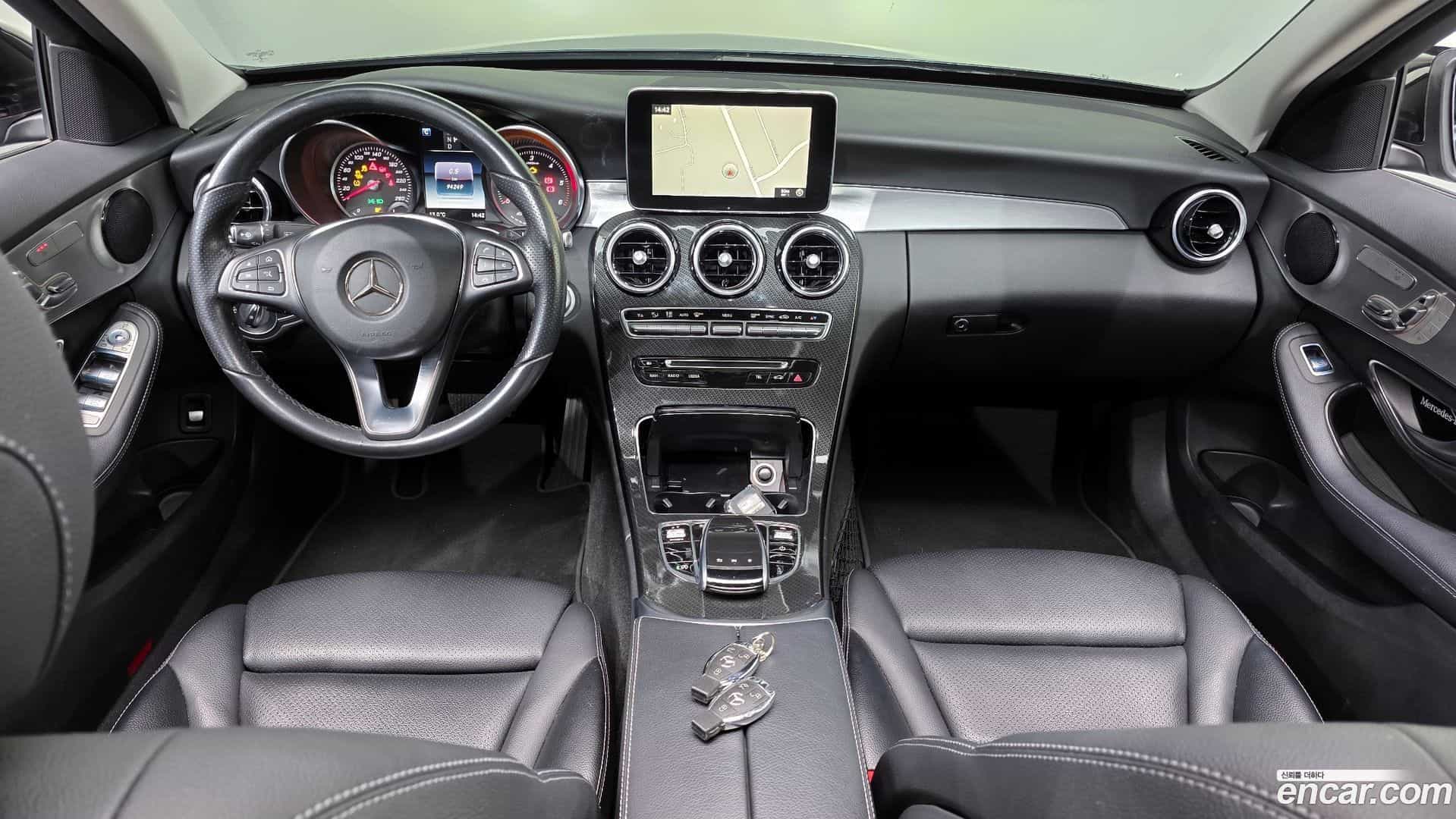 C-Class Mercedes-Benz 2017.5-INNER-007
