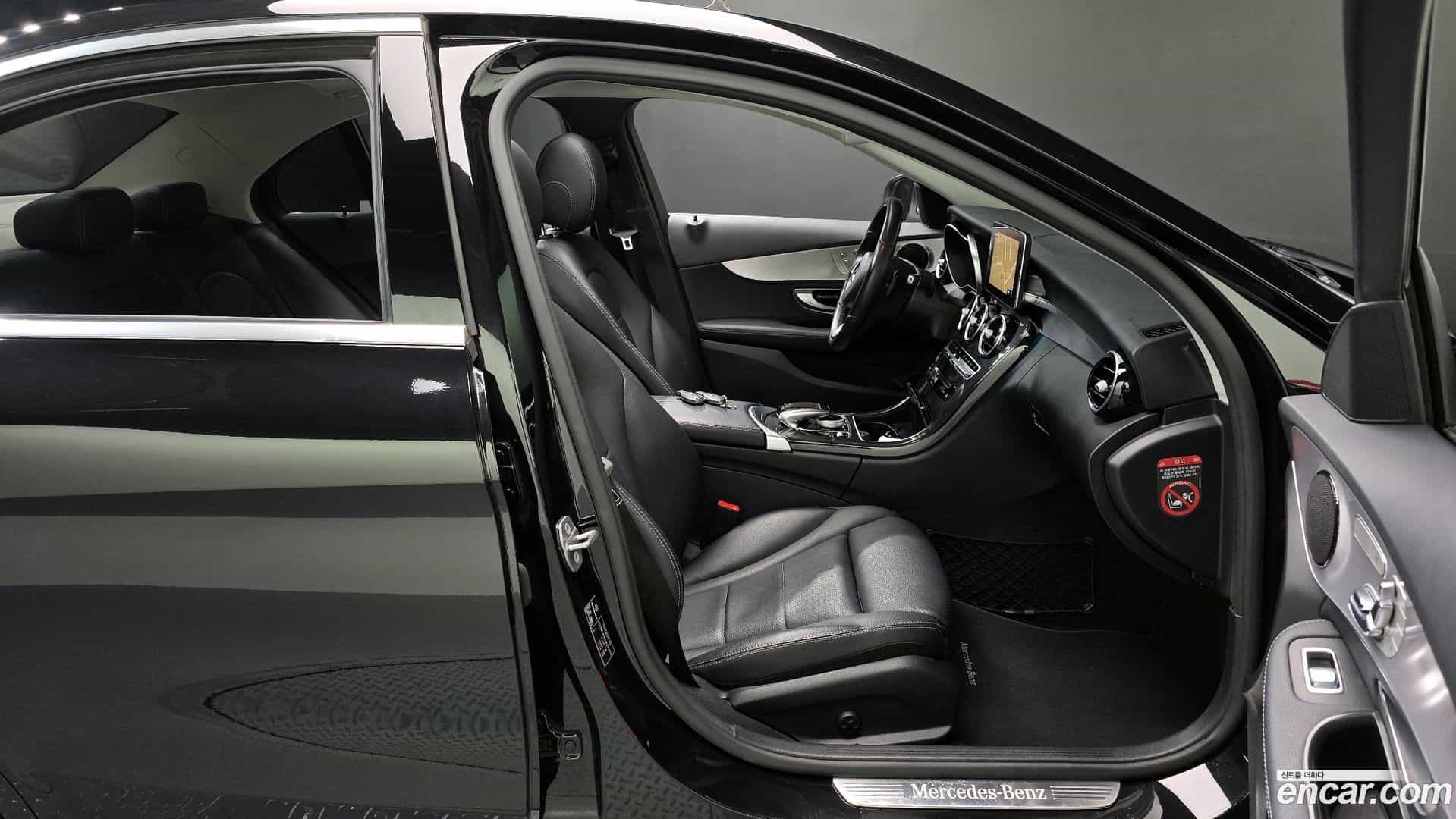C-Class Mercedes-Benz 2017.5-INNER-010