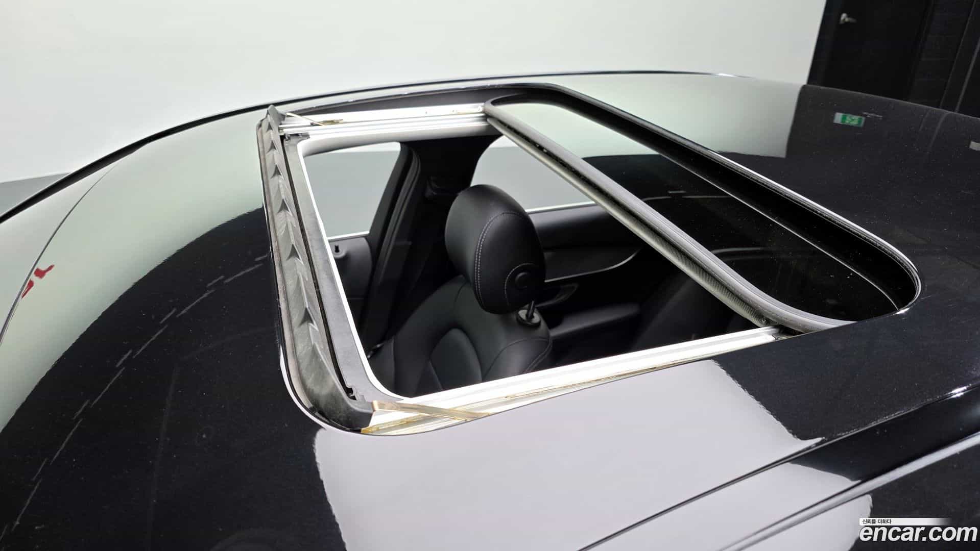 C-Class Mercedes-Benz 2017.5-OPTION-022