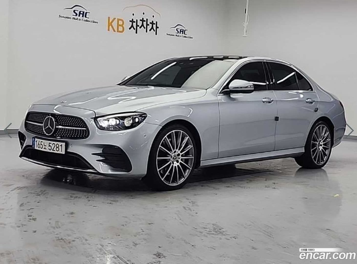 Main__Slider__Photo:E-Class Mercedes-Benz 2022.4-0