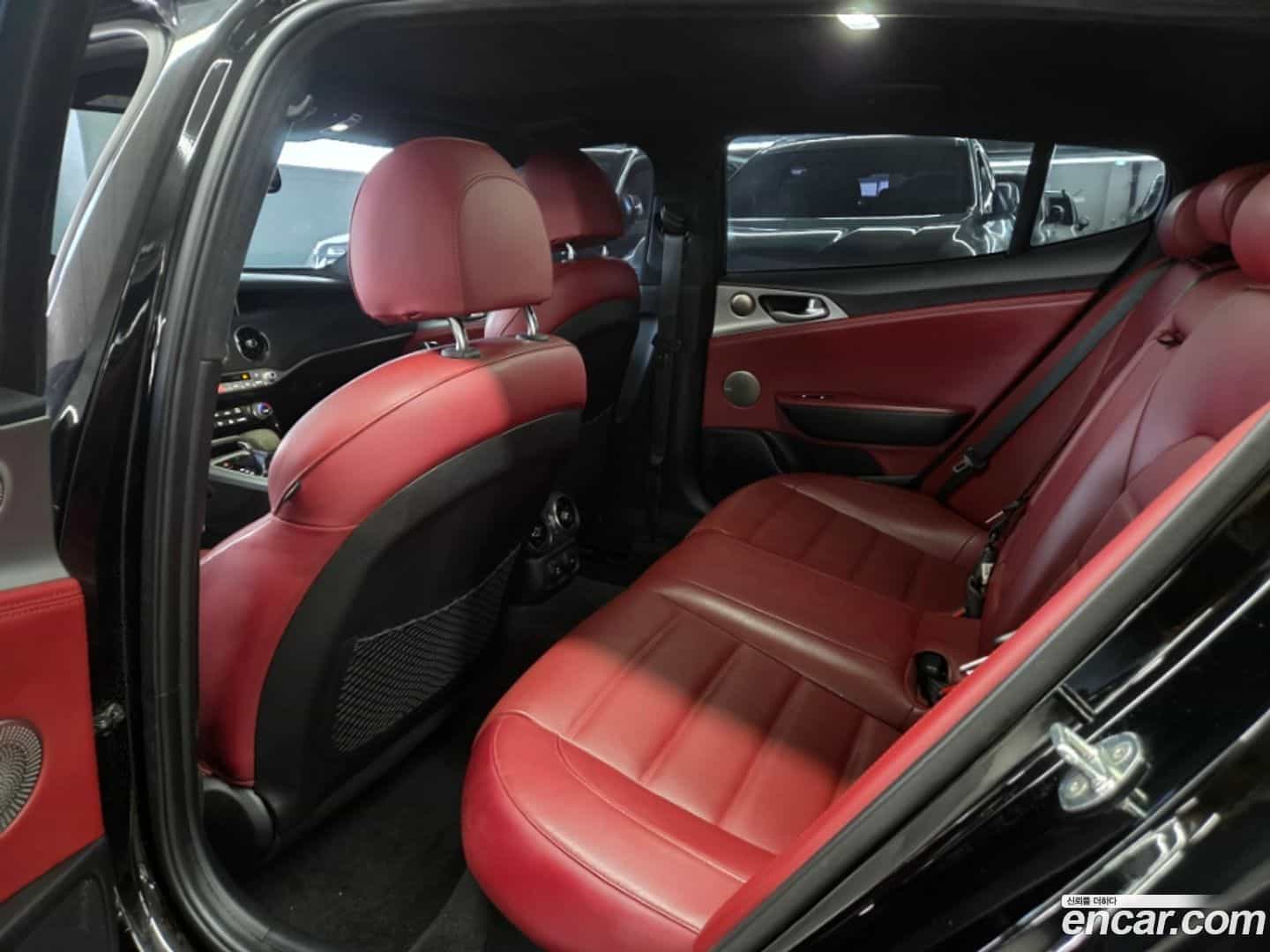 Stinger Kia 2018.7-OPTION-015