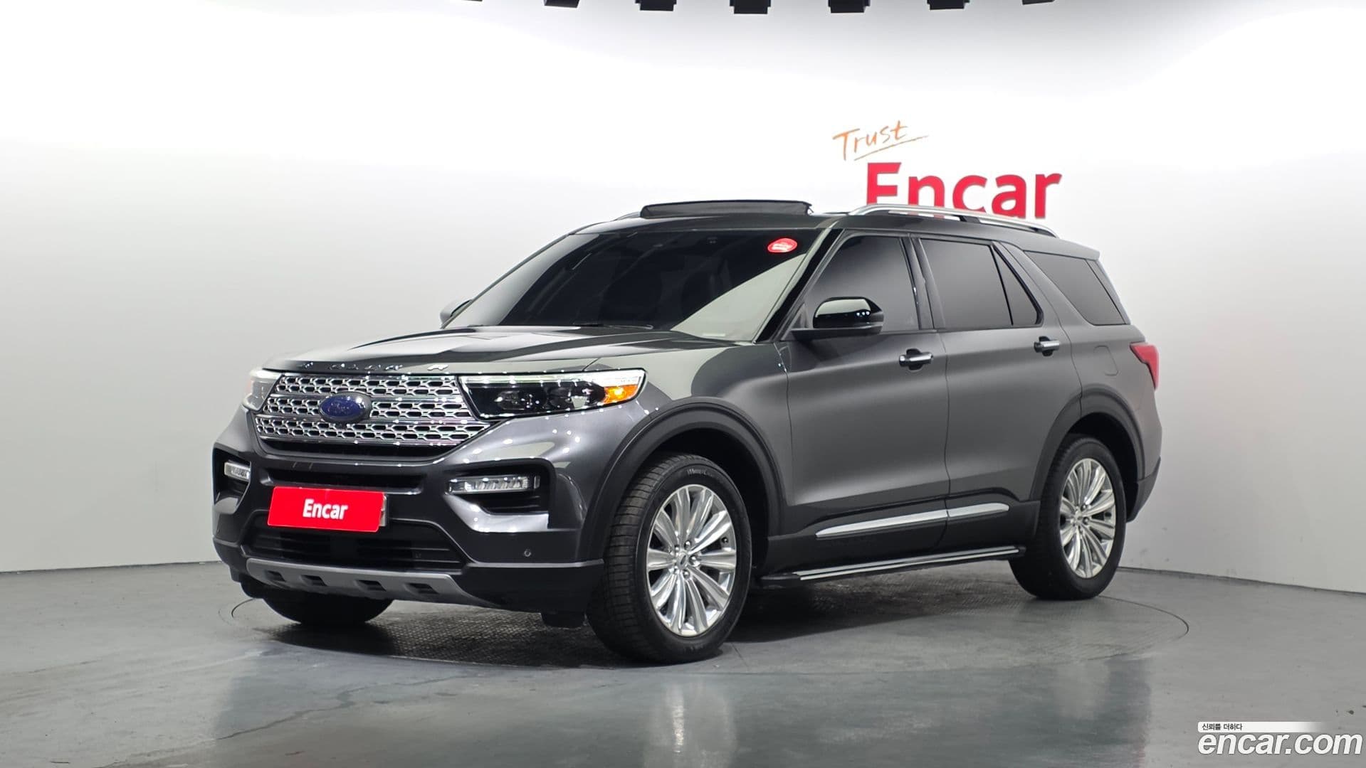 Main__Slider__Photo:Explorer Ford 2019.10-0