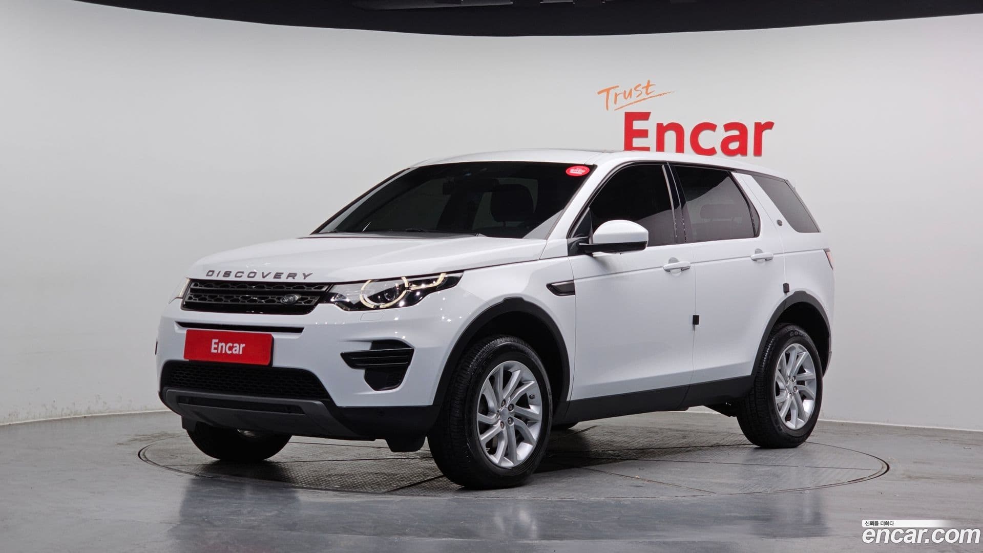 Main__Slider__Photo:Discovery Sport Land Rover 2019.2-0