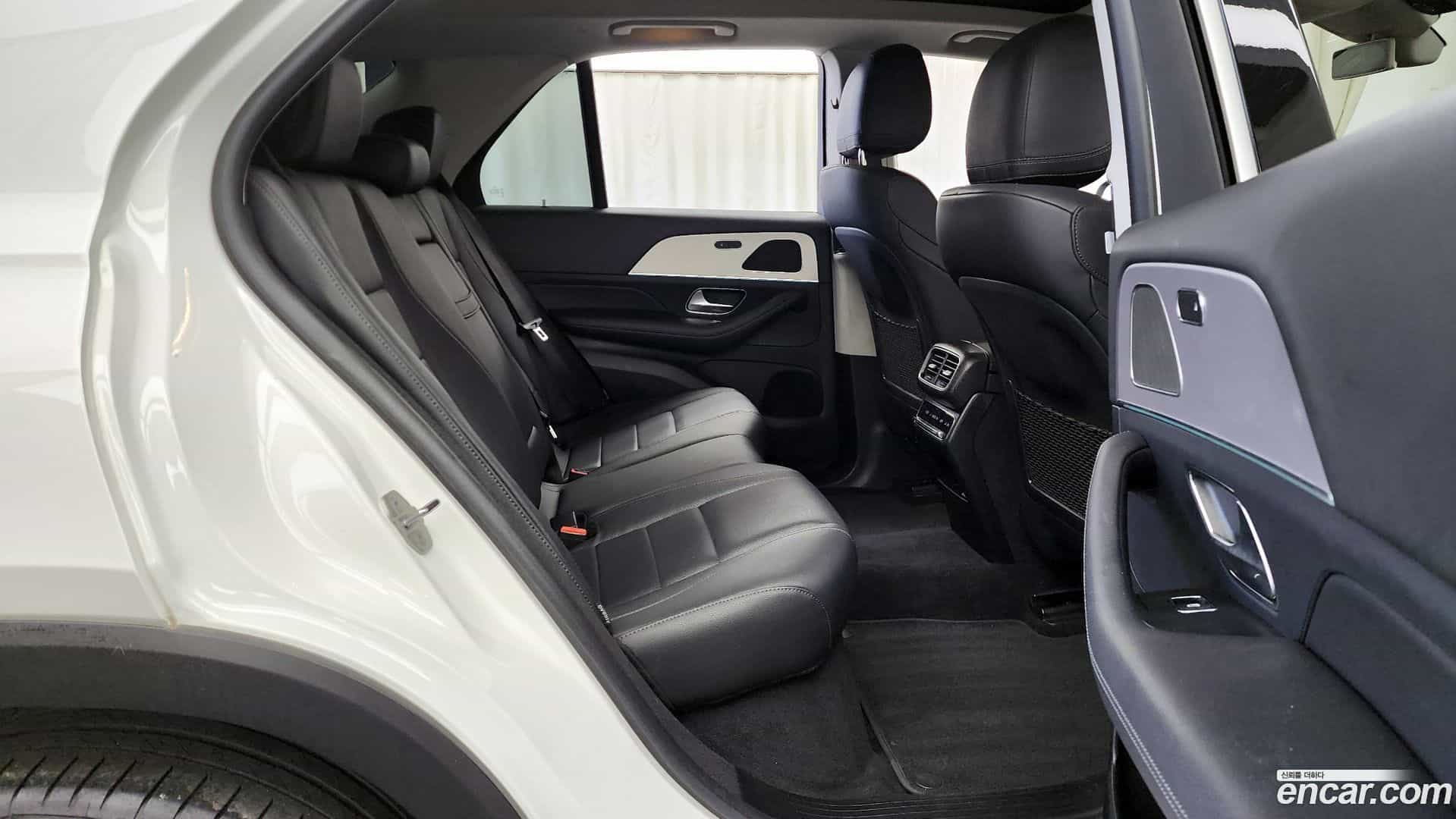 GLE-Class Mercedes-Benz 2020.6-OPTION-016