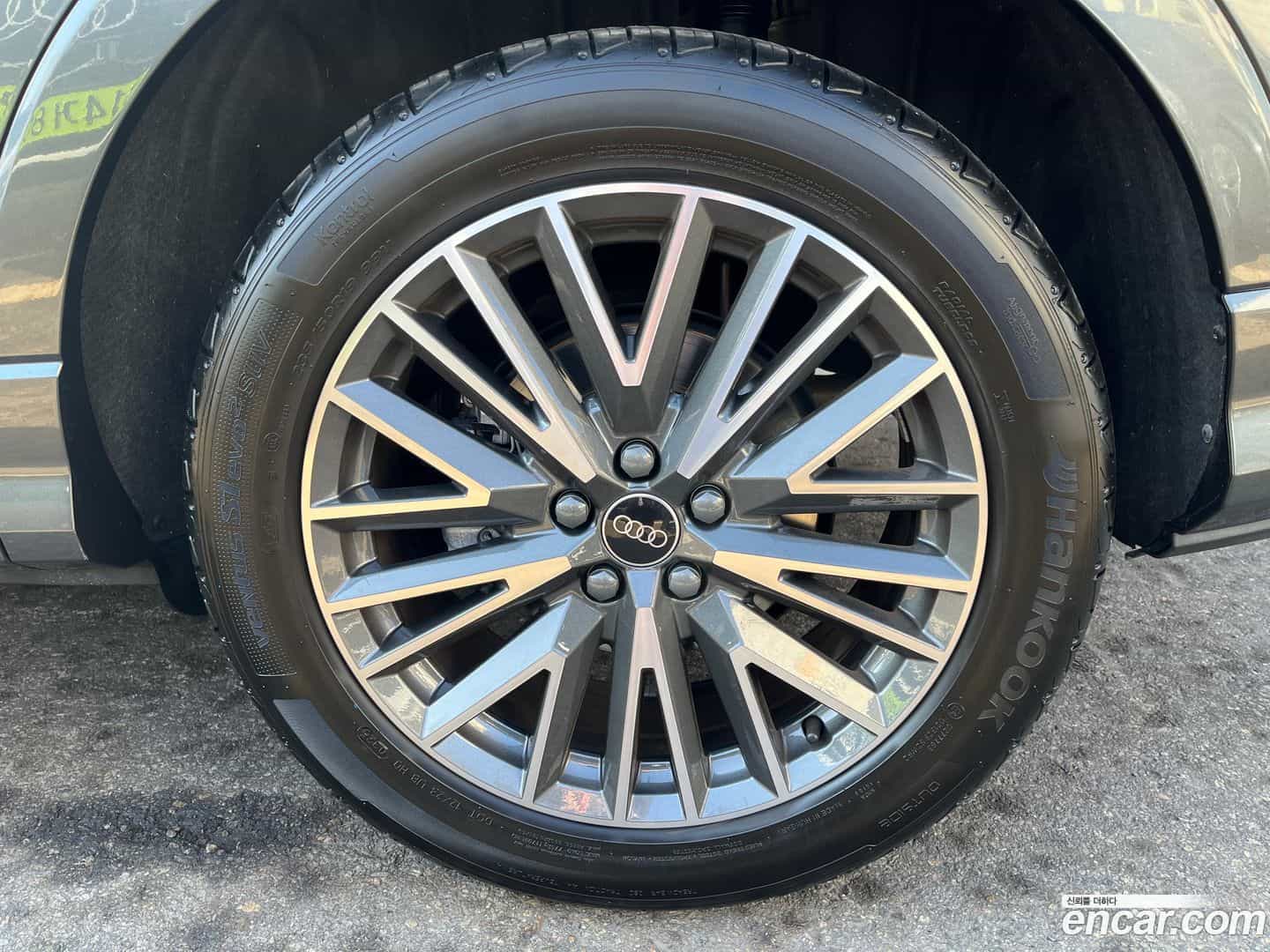 Q3 Audi 2025.4-OUTER-005